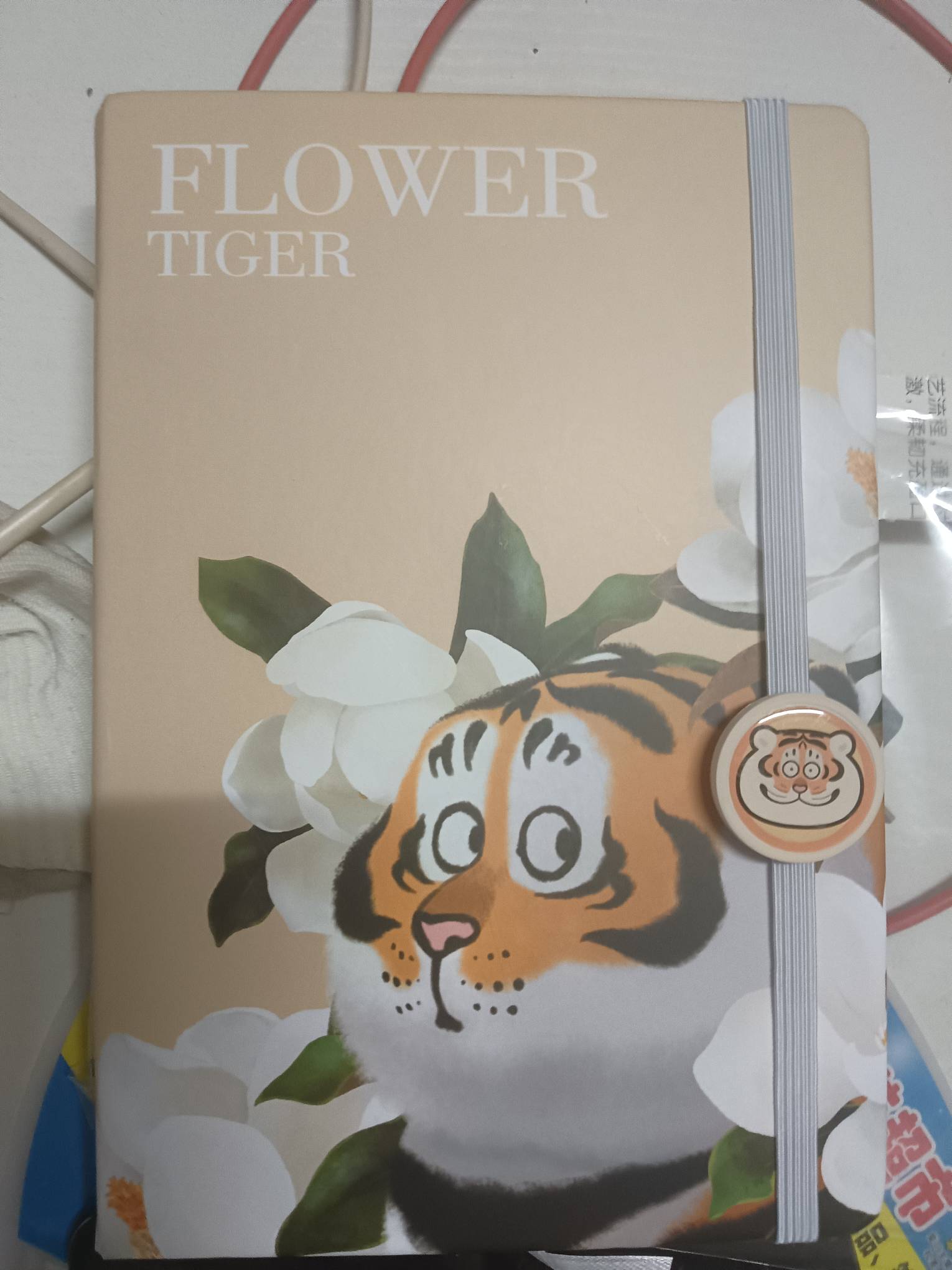 邮储胖虎卡生日到了，一个本子一个卡片，本子挺厚实，不过没什么记下来的


94 / 作者:YukiXX / 