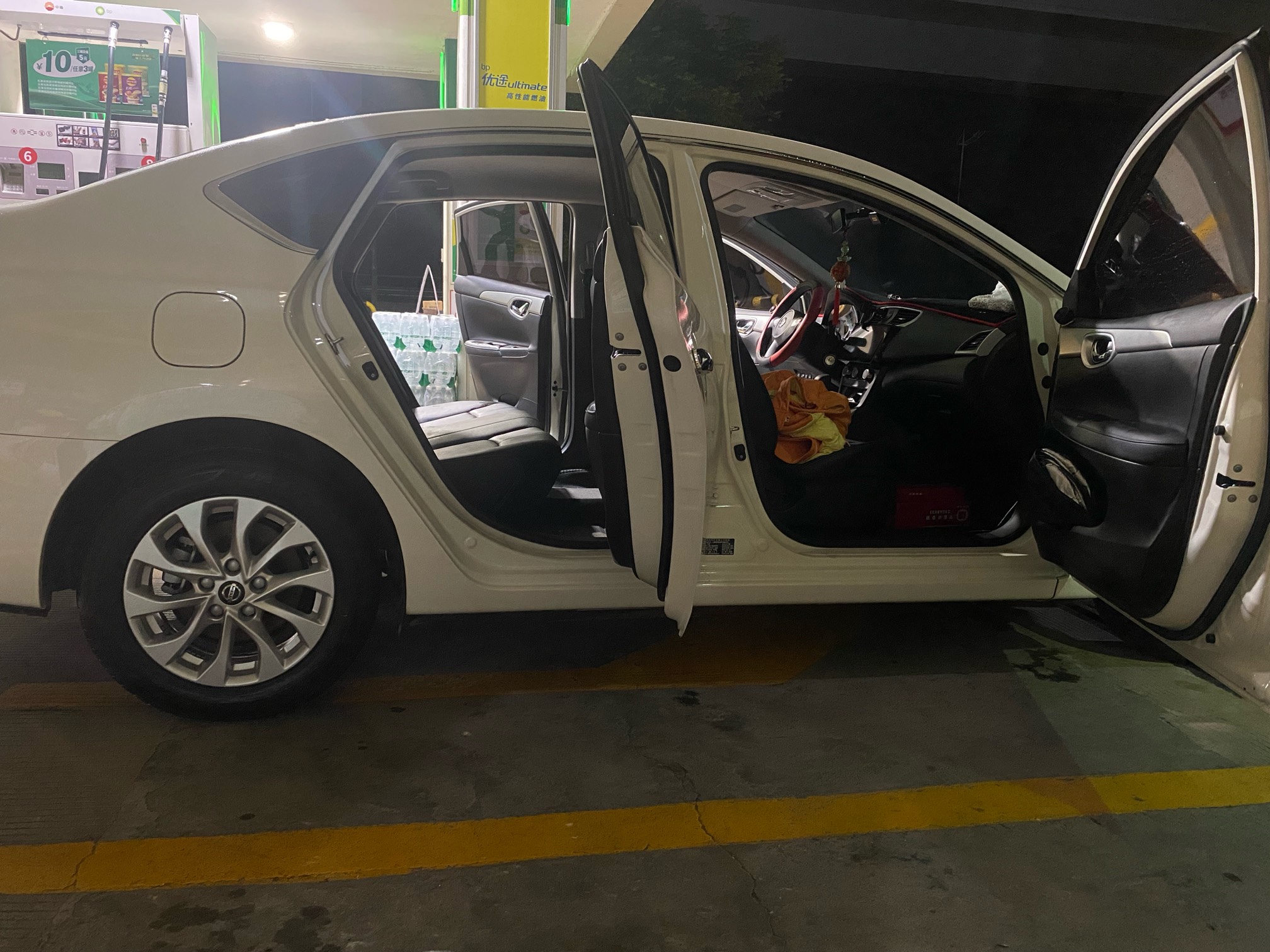 马路三大妈，自己洗车，美滋滋！又省30元！百公里5.6，一箱油跑800公里，还有谁

72 / 作者:哈哈大爷 / 