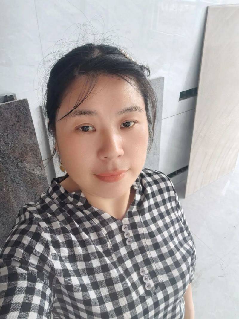 请老哥们为我双手舞动，我要把她拿下



13 / 作者:青草地 / 