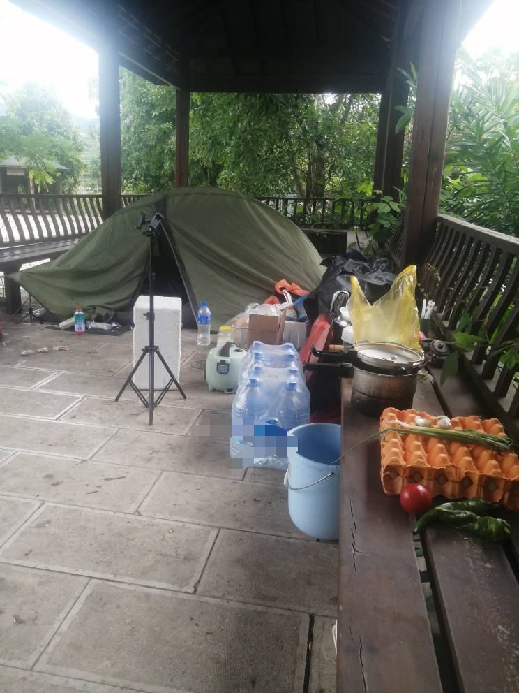 大哥送了8桶泉水，还有5桶



74 / 作者:卡农新来的 / 