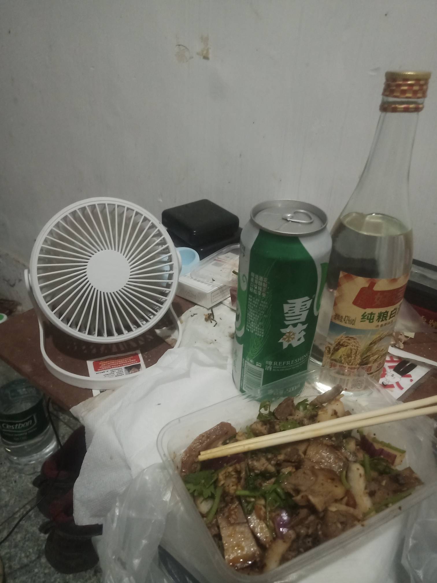 天亮了还没睡着，喝点酒越喝越兴奋，看抖音三四个小时，这今天还没能跑单吗

25 / 作者:晒晒月亮 / 