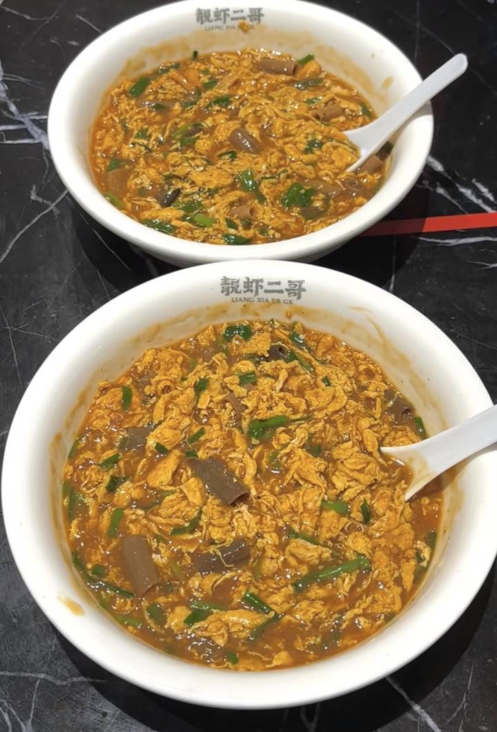 38℃，外面大太阳跟烤炉一样热晕了

60 / 作者:成都吴彦祖WYZ / 