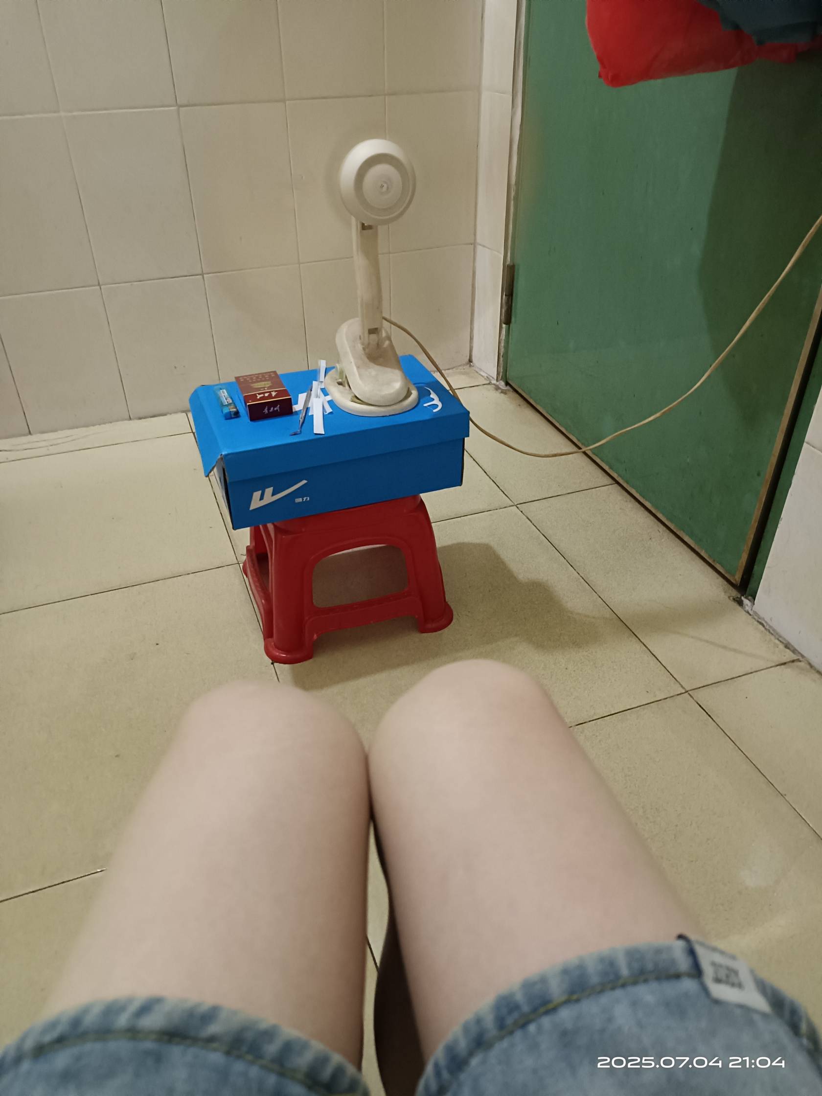 老锅们好闷热，小空调快顶不住了

54 / 作者:大荒 / 