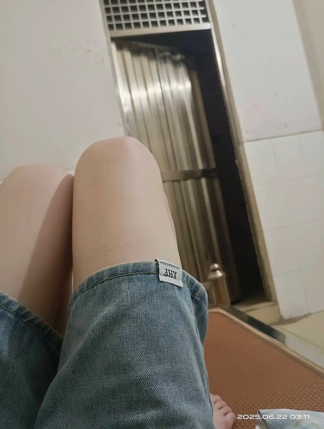 老锅们好闷热，小空调快顶不住了

90 / 作者:老李很衰 / 