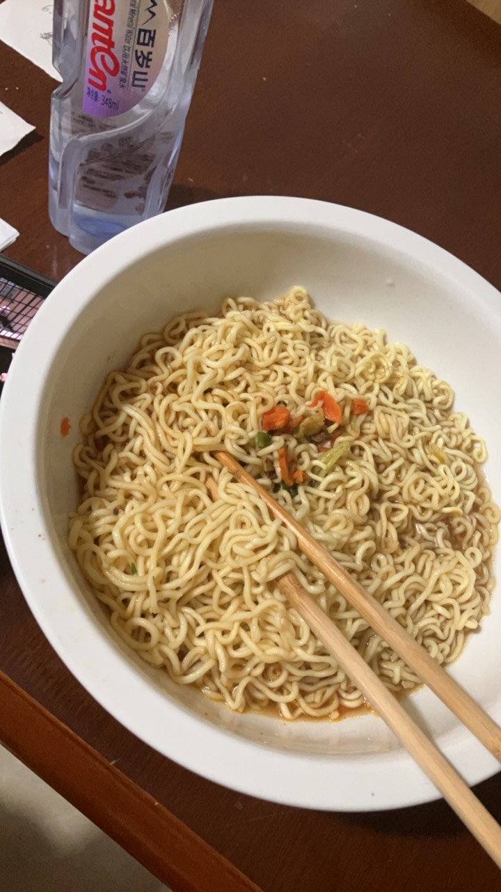夜宵开吃

36 / 作者:小熊科技 / 
