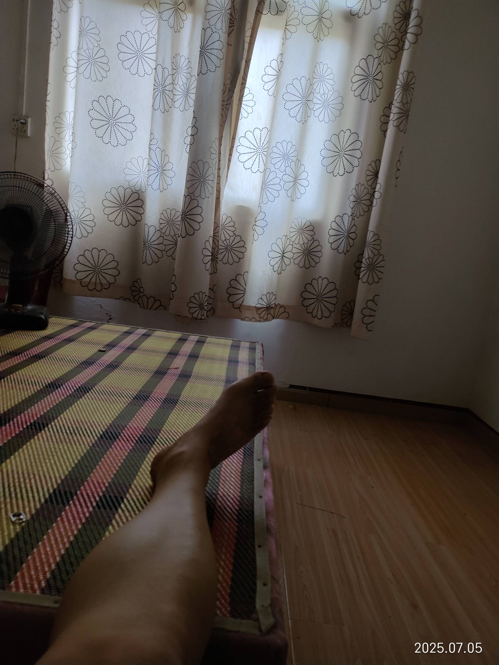 热死了老哥们，都是热风，鲁了三百毛要不要去开个房，还是以后买个新空调

83 / 作者:小风追云 / 