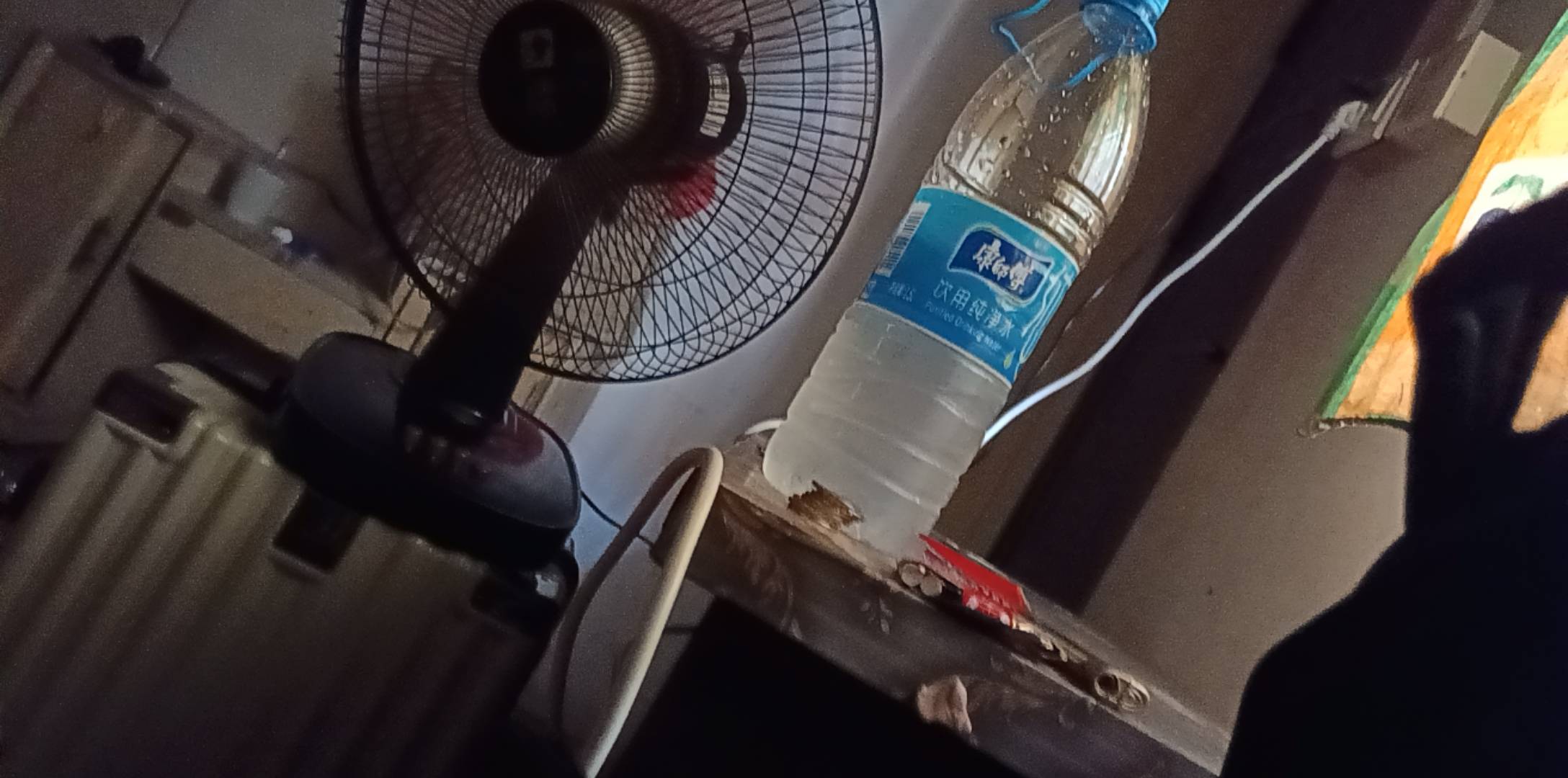 明天去干快递了，赚空调费了嘤嘤

97 / 作者:也许可以重来 / 