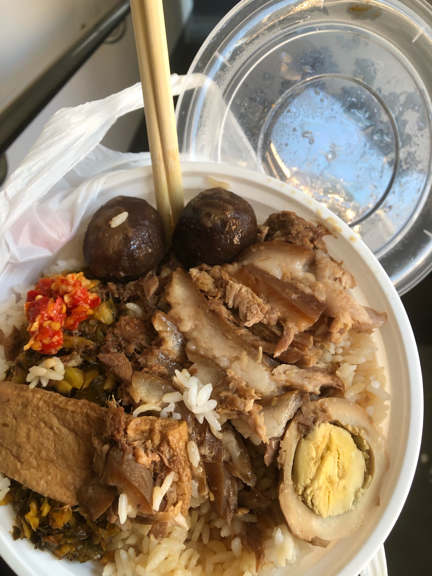 猪脚饭真难吃，加的两个牛肉丸跟黑人高玩一样

66 / 作者:太上皇上 / 