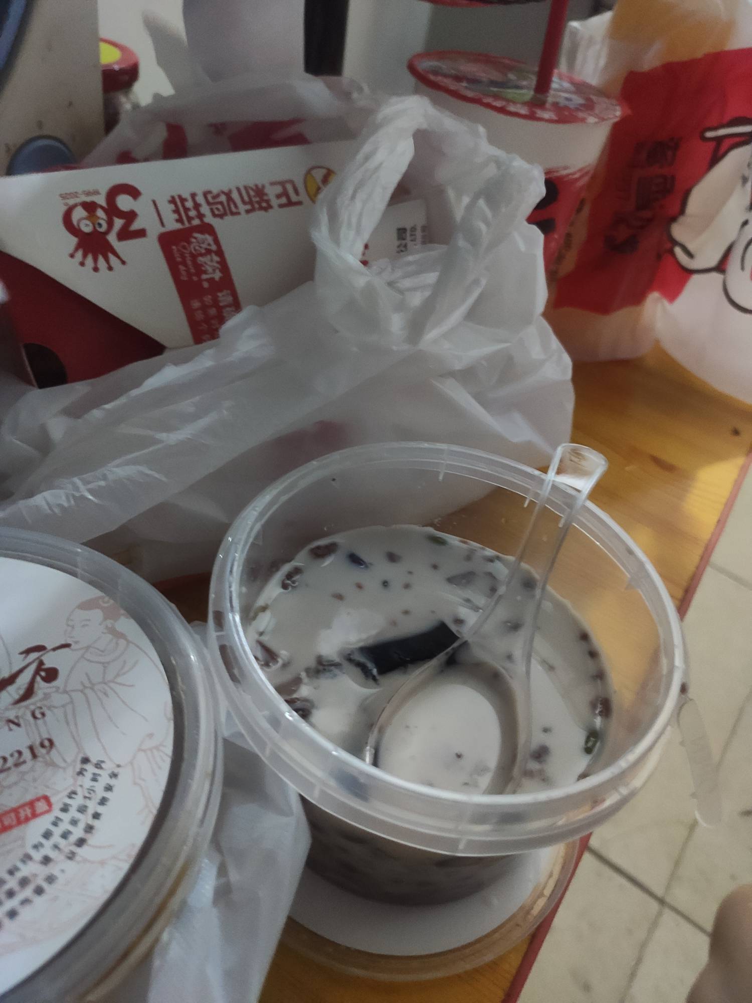 吃到犯困都吃不完 明早起来应该臭了

81 / 作者:锕木木 / 