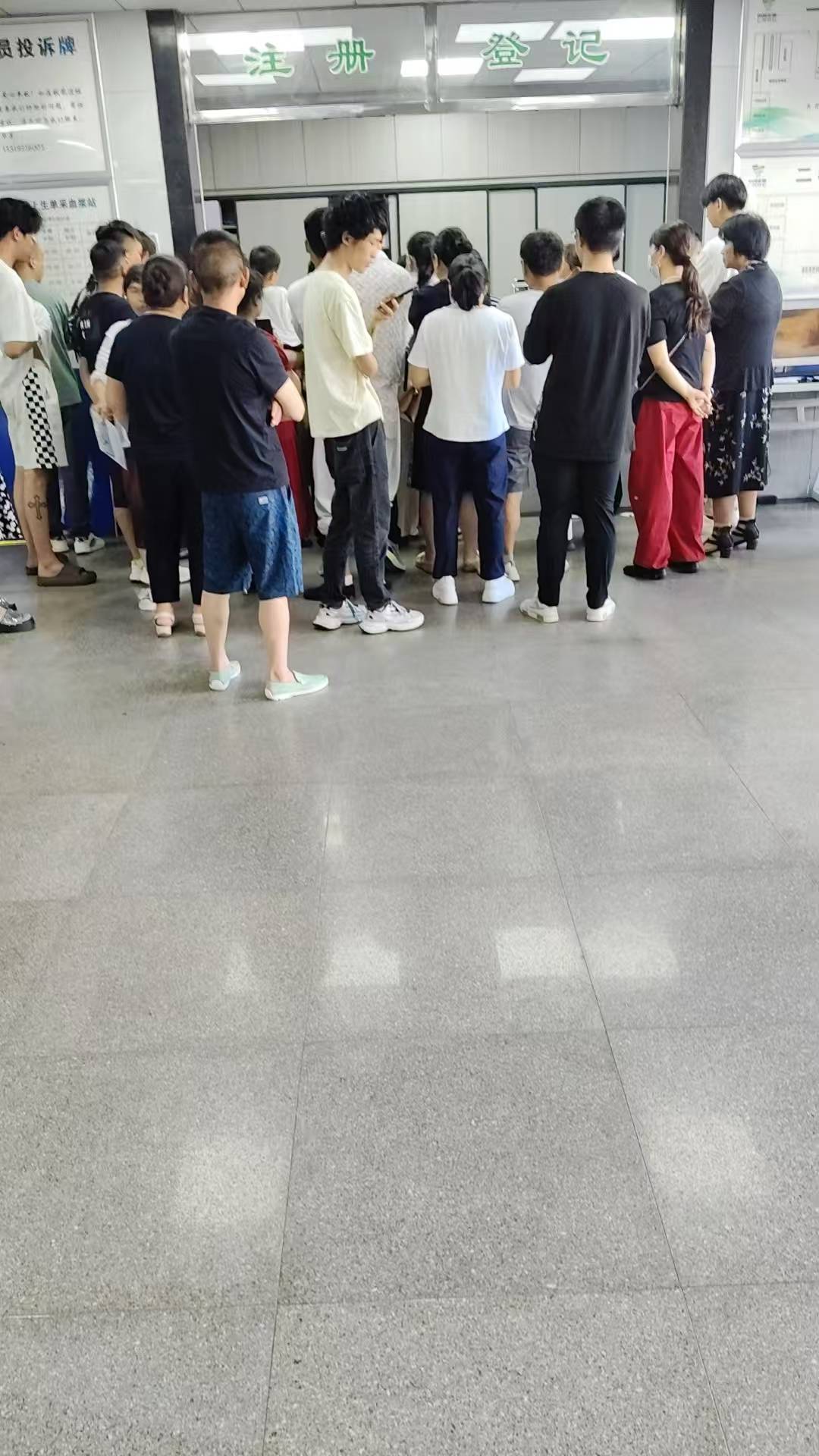 人满为患啊，全是来薅羊毛的嘛？

一听有350来这么多人




64 / 作者:江西彭于晏。 / 