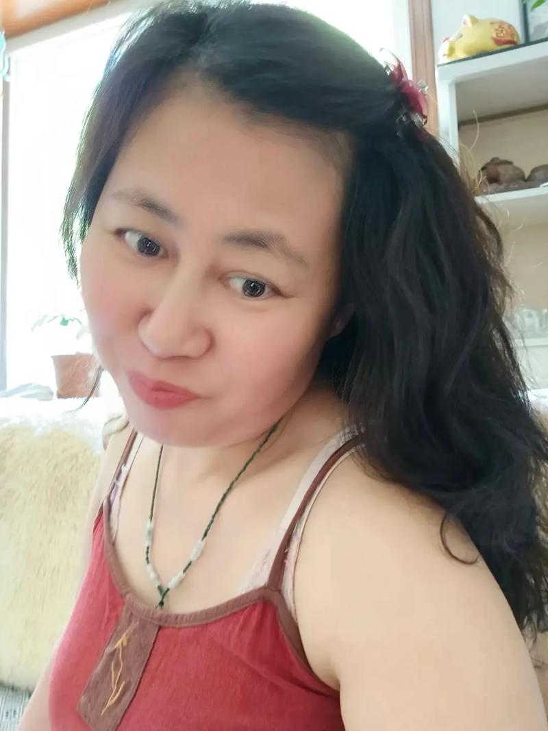 老哥们为什么我看到这种就会有欲望，这是好哥们的姑姑



27 / 作者:青草地 / 