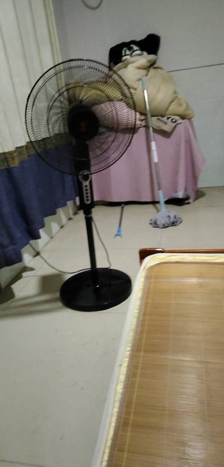 老哥们，天太热了，怎么办？到处蹭空调也是麻烦。没钱太难搞了。
57 / 作者:混吃等死的神丶 / 
