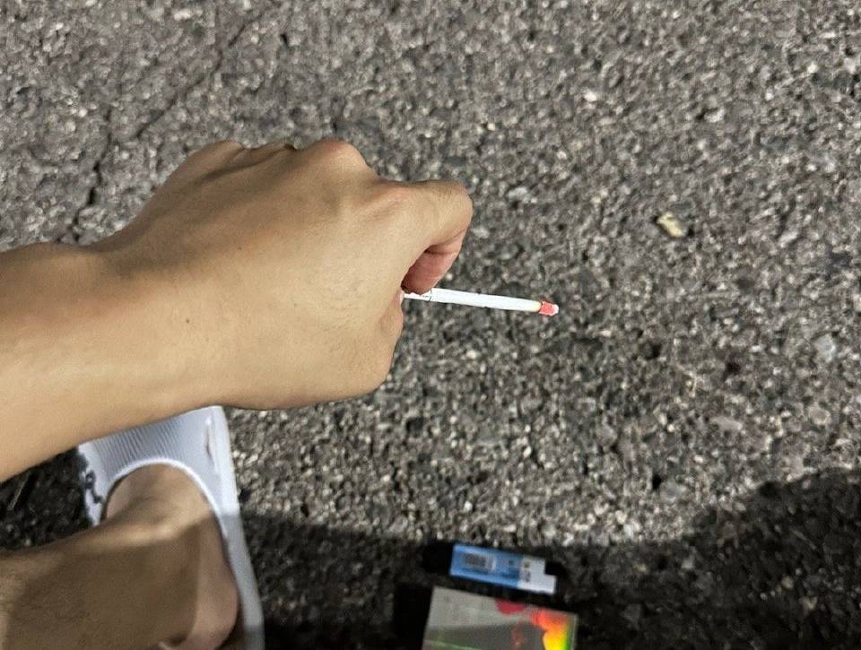 唉  老哥们 晚上和家里人唠嗑 我爸意思我上班也不挣钱 其实几年就不上班 一直挂b 他想71 / 作者:努力优秀_ / 