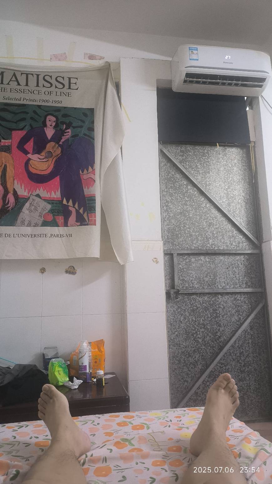 白天去网吧吹空调打游戏赚钱，晚上回来空调房躺着，早上去网吧晚上回来，每天两点一线30 / 作者:理理理66 / 