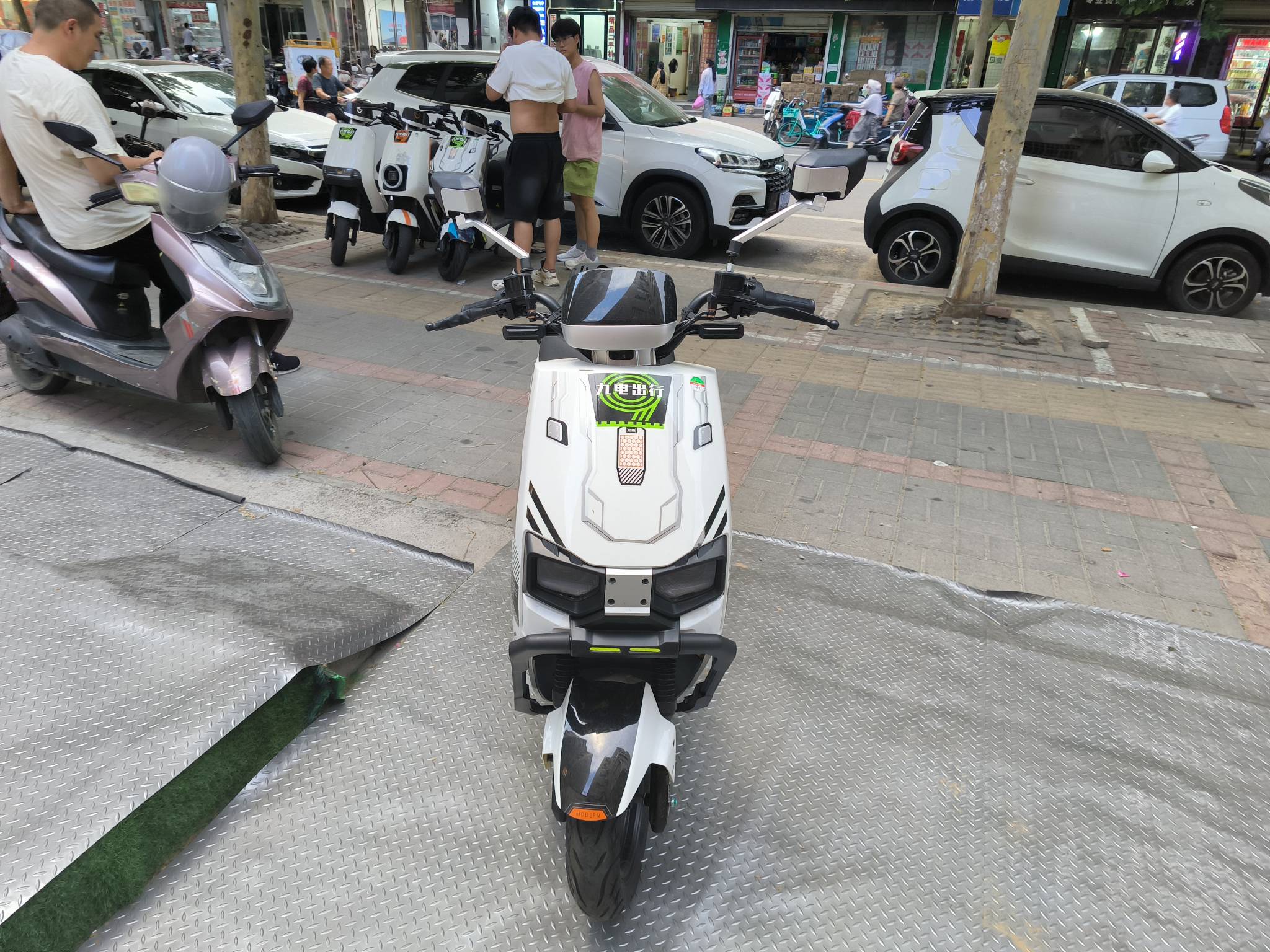 众包价格真高啊     下午租车去



29 / 作者:八十万禁片教头 / 