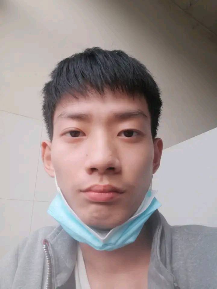 人与人之好像永远都无法真正的共情，你有你的为难 我有我的失望。

18 / 作者:天空的时候给我 / 