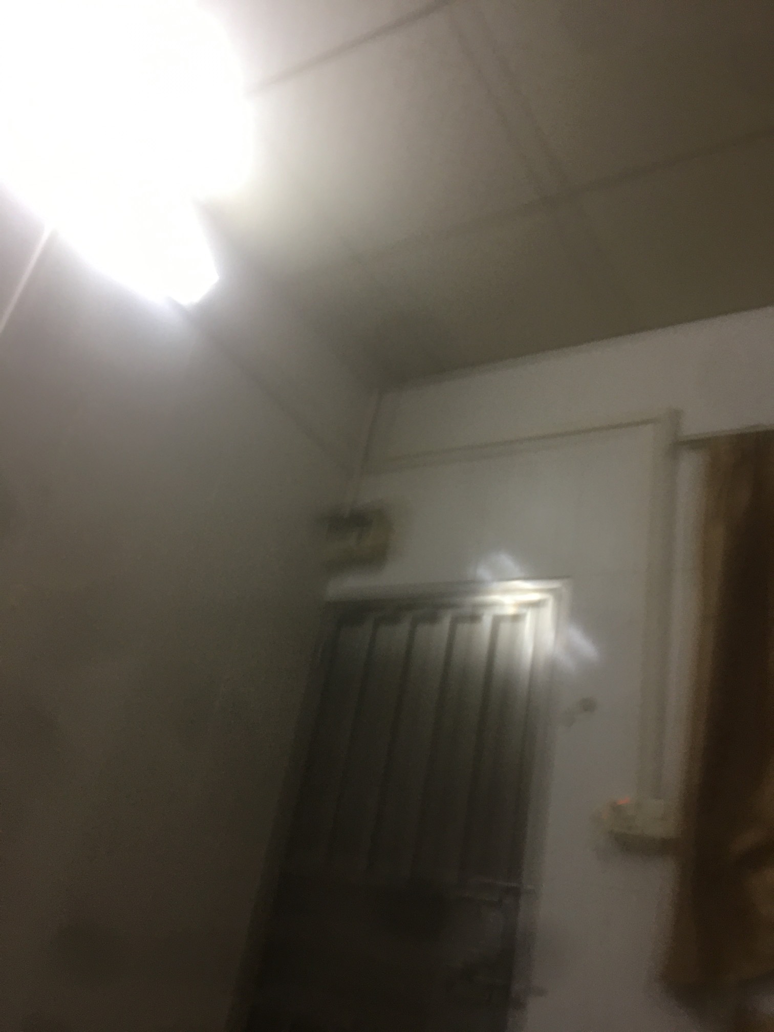 隔壁挂壁房的老哥都走了，没听见声音了，估计进厂或工地去了，绝望了

48 / 作者:刘阳112 / 