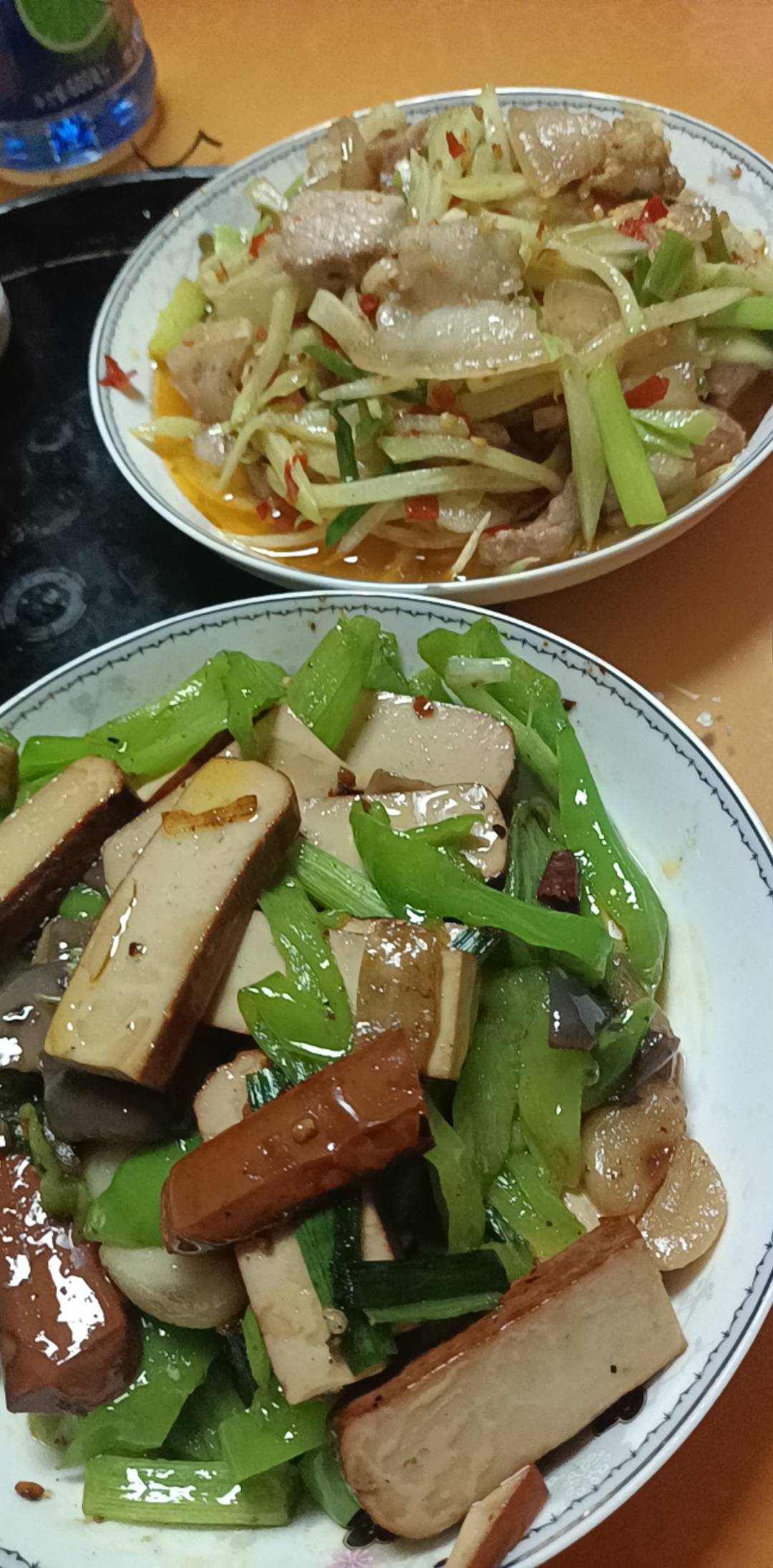 睡到七点多起床 简直饿坏了

76 / 作者:尽北 / 