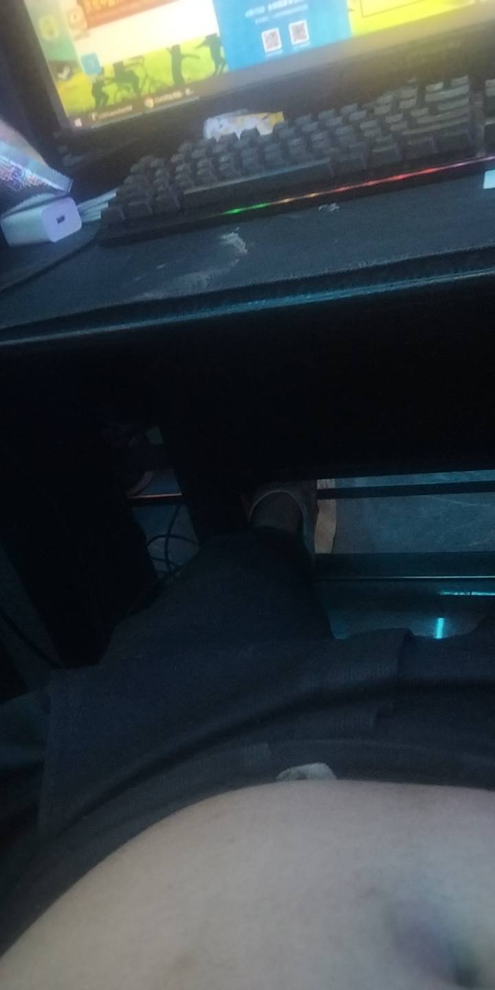 杭州不是大暴雨就是蒸箱，找工作都不好找，又瘫痪在网吧了

17 / 作者:宁波躺平老哥 / 