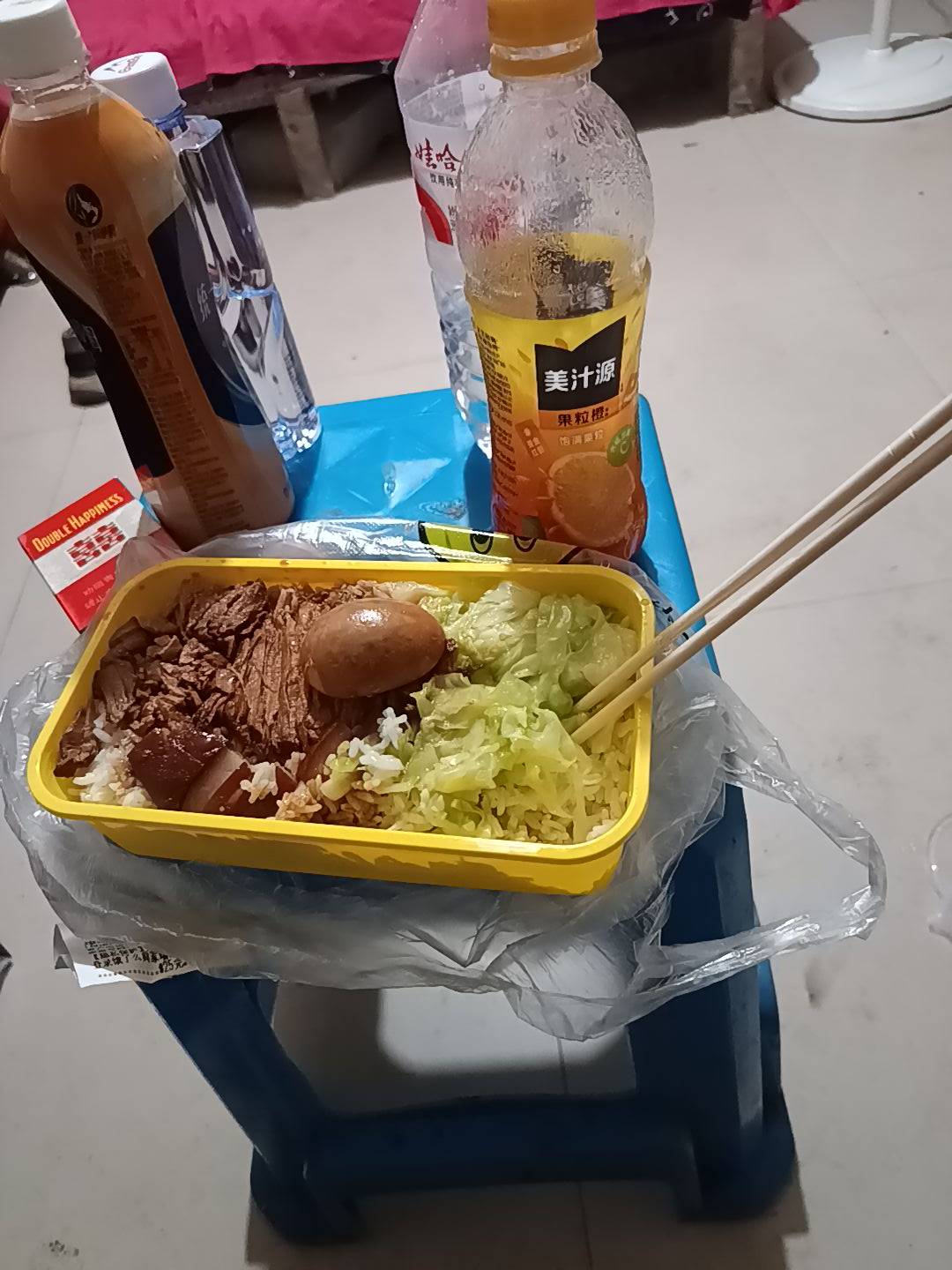 一天只吃一顿猪脚饭

65 / 作者:小爪哇 / 
