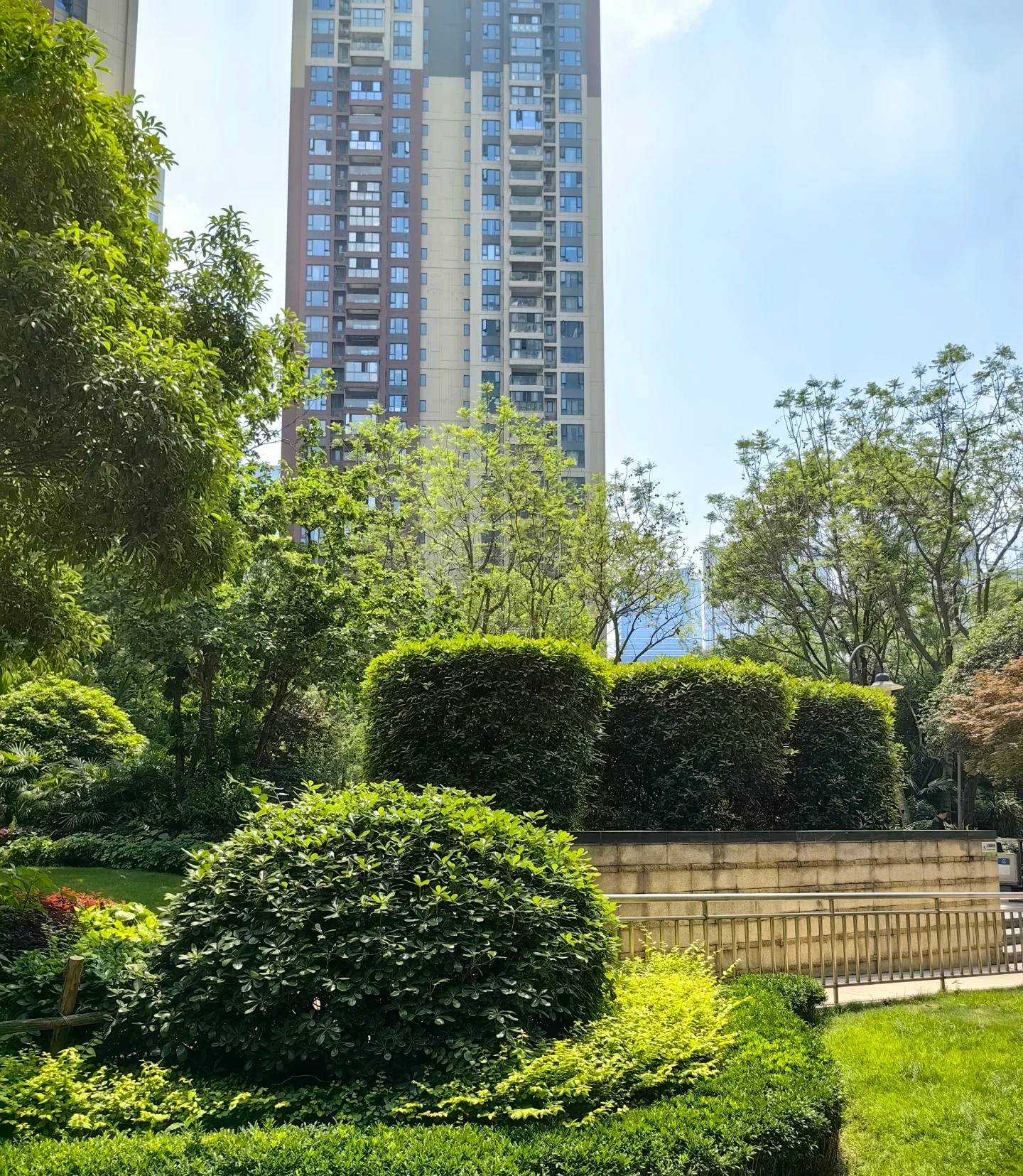 这种可以了吧，评论图片没发一条都得换吗

我在盛世华庭小区住了挺长时间，感触挺深。82 / 作者:北方游游k / 