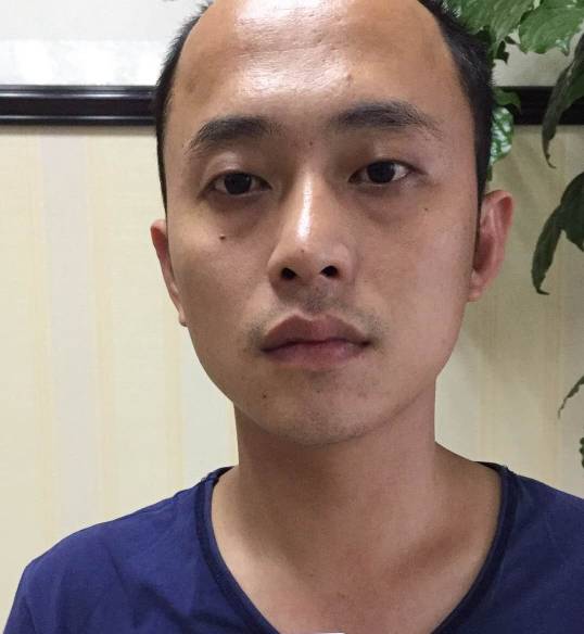 为什么我长的这么帅却要掉头发，你们这么丑怎么就不掉头发呢，真是搞不懂

86 / 作者:人死鸟朝天 / 