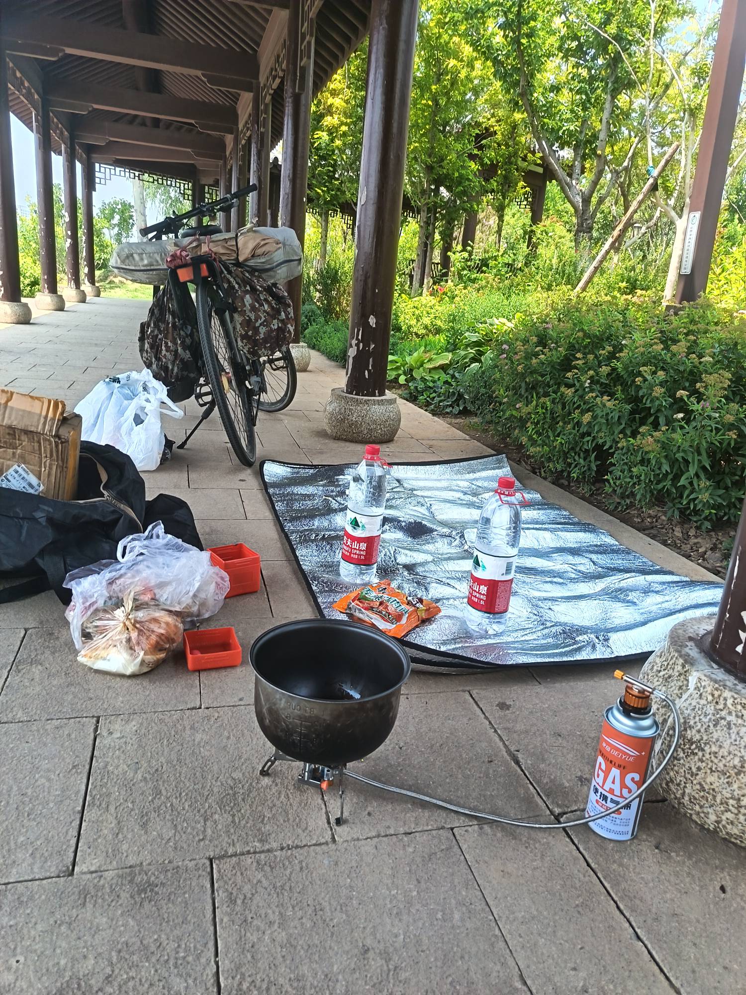 一边骑行流浪一边靠羊毛维持生计




49 / 作者:老哥撸老哥ab / 