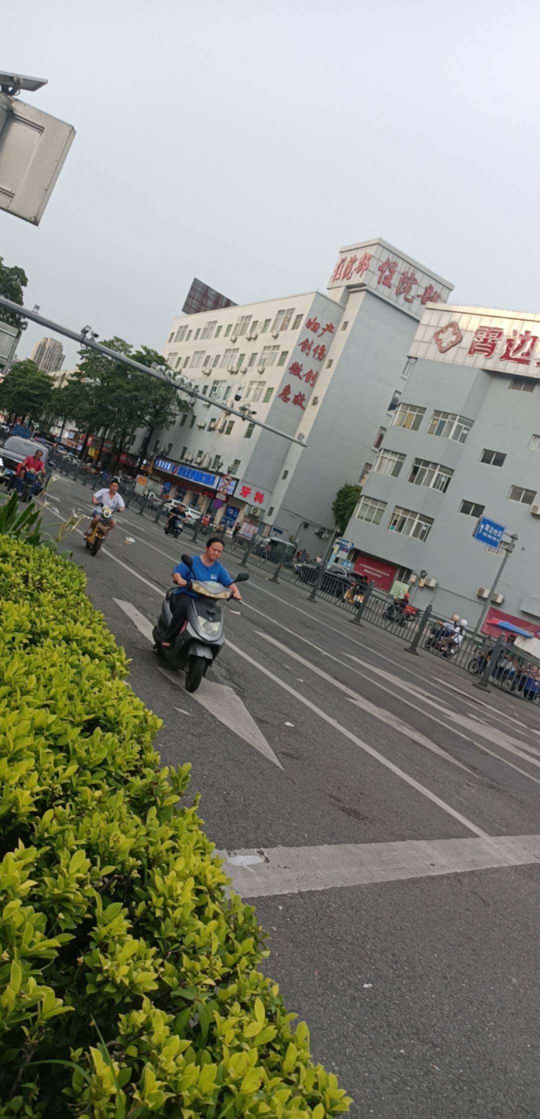 有老哥在么 

42 / 作者:hejia137 / 