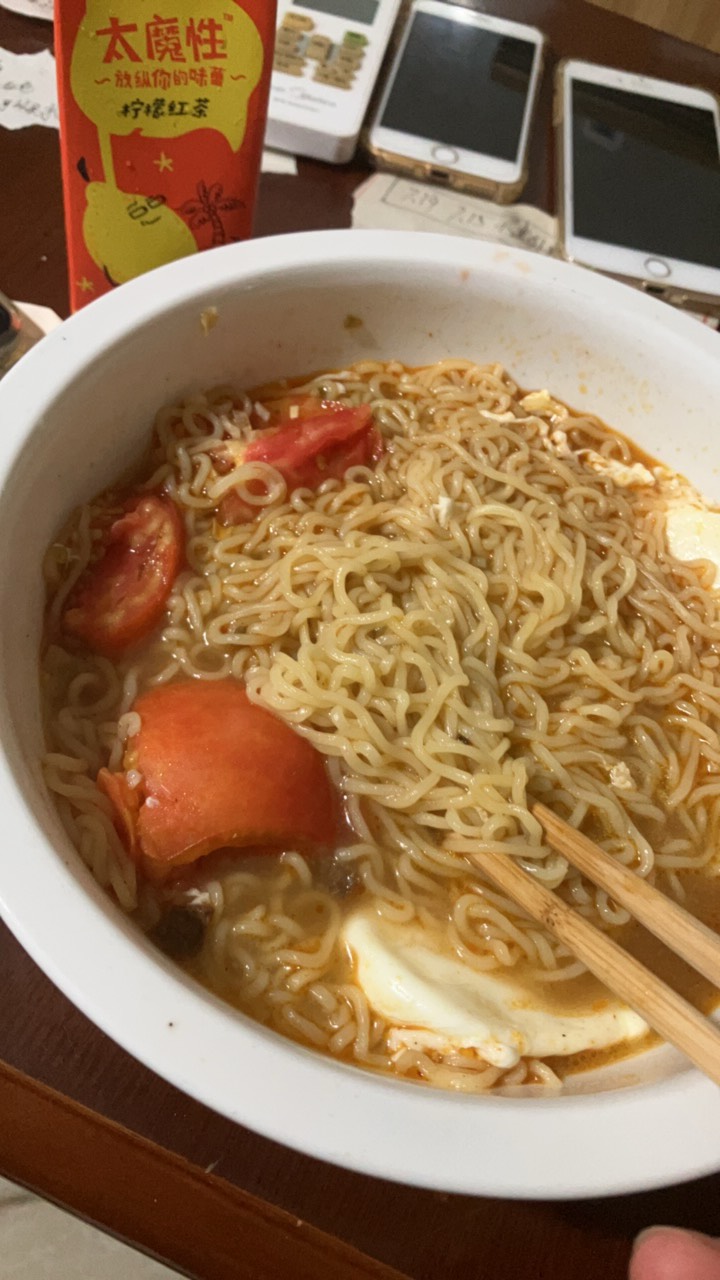 夜宵开吃

97 / 作者:小熊科技 / 