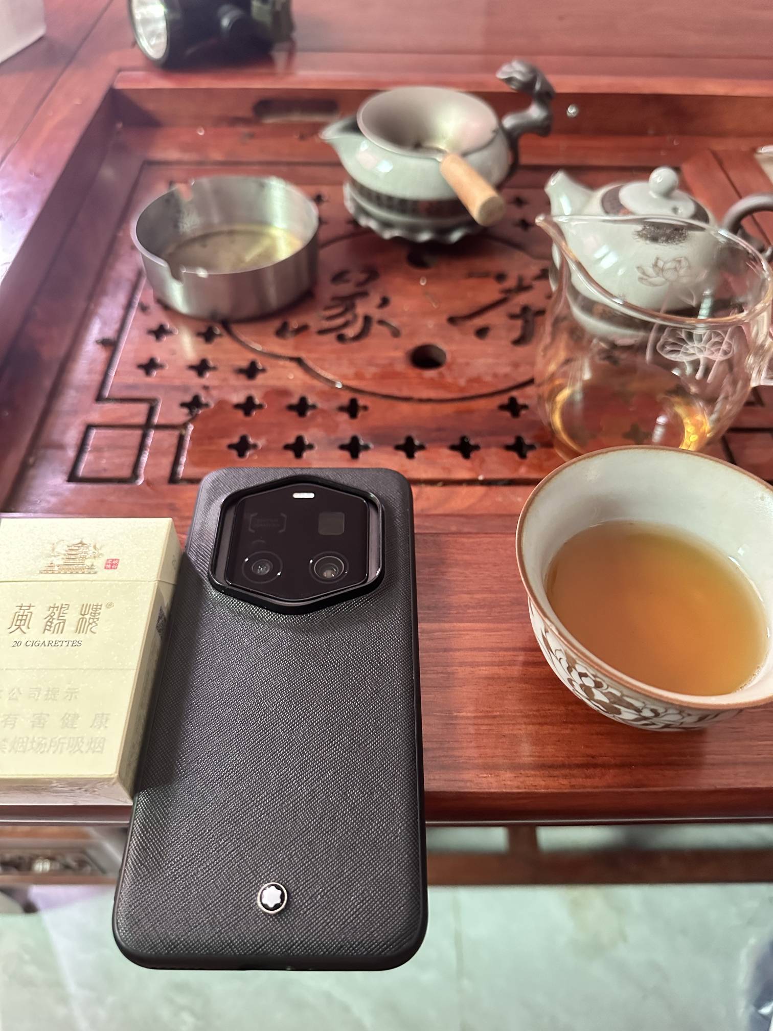 天空的时候喝茶 老哥

54 / 作者:香港汇丰银行 / 