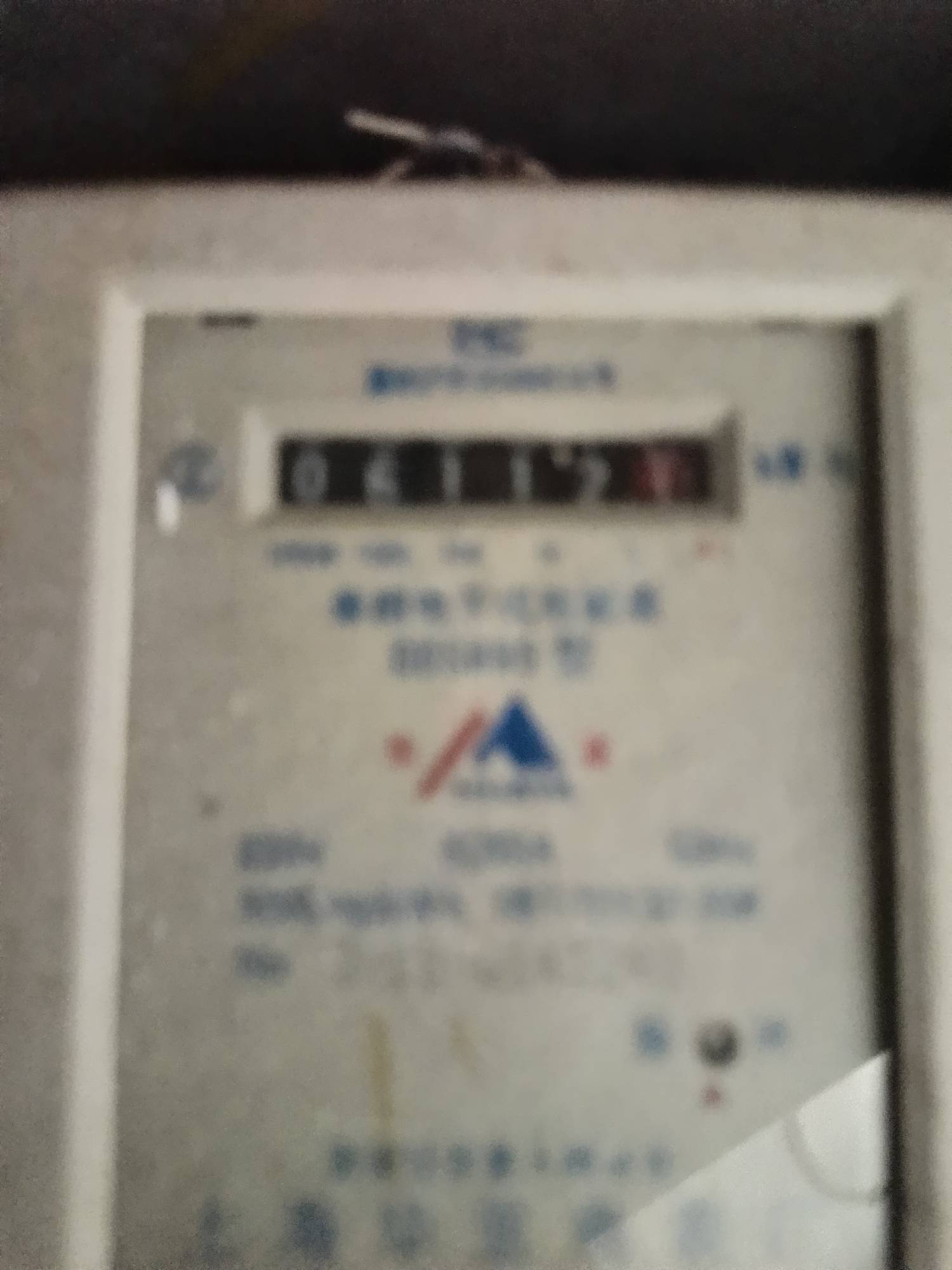 强农，七个号全封，今天还提了.二个号加起来130，明天房租饭钱没了

2 / 作者:小爪哇 / 