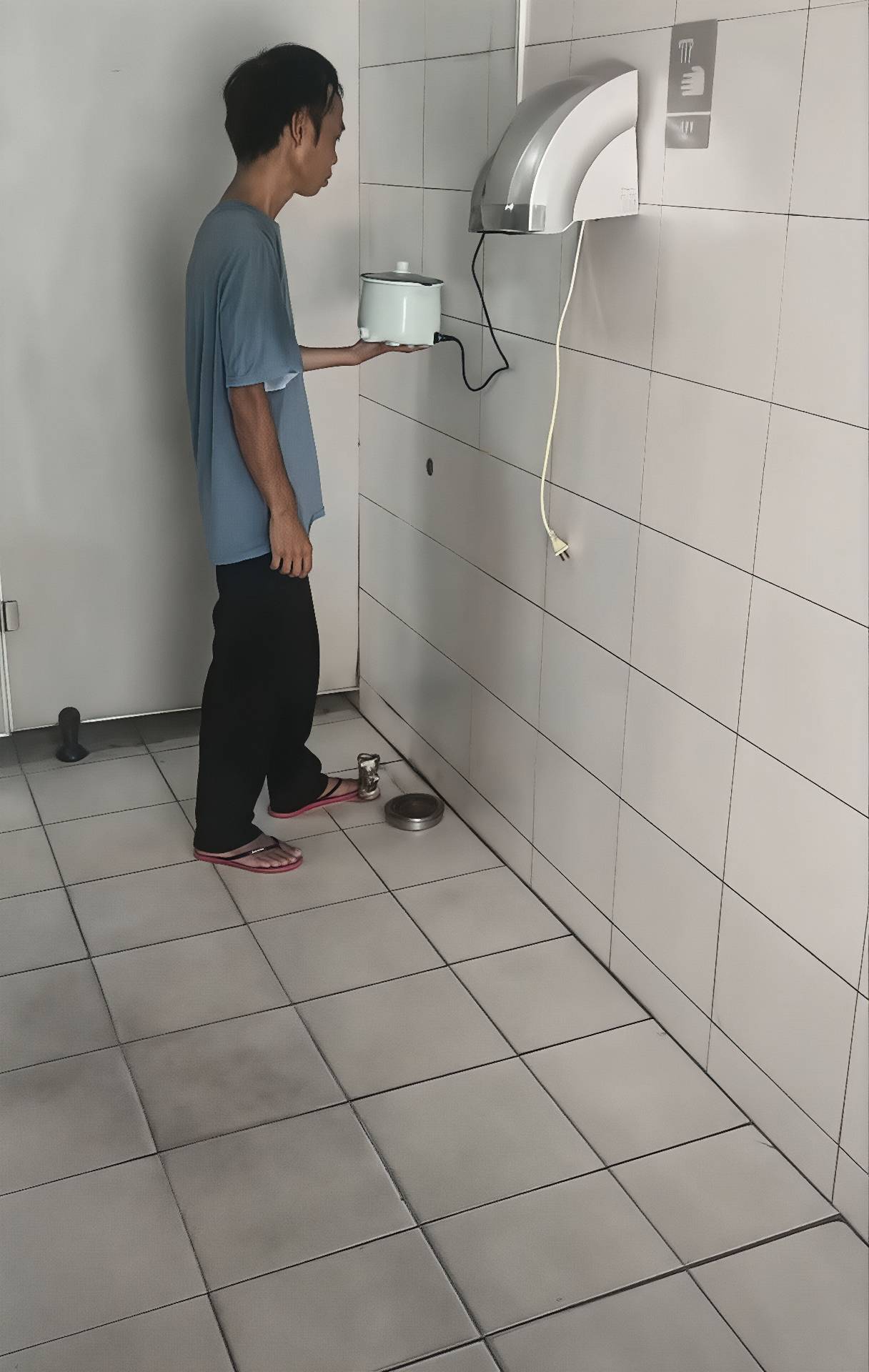 老哥们挂壁了救救我三天饿九顿

49 / 作者:梦回大唐做王爷 / 