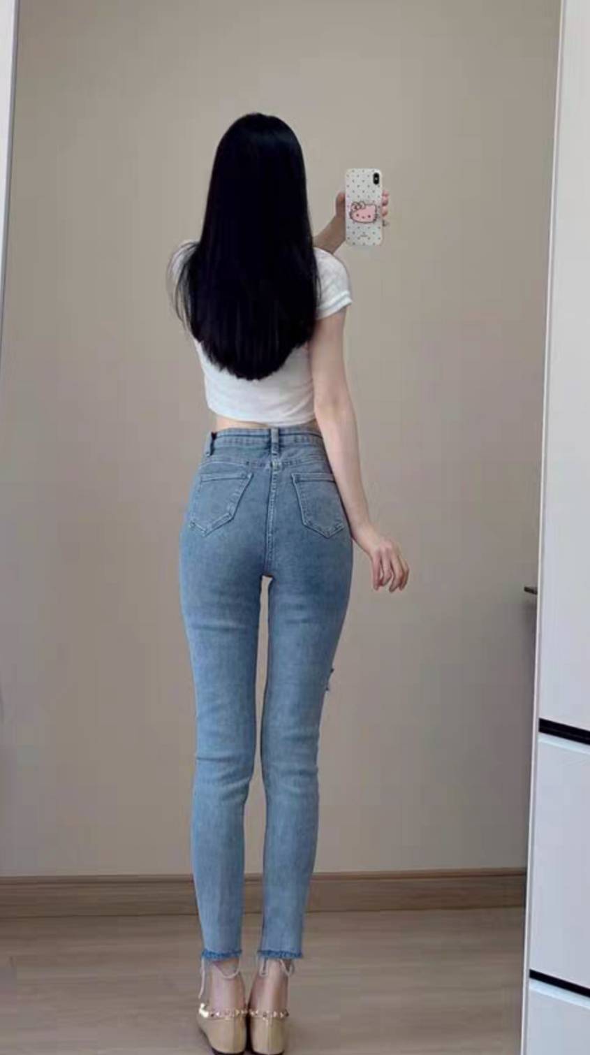 挂壁仔们晚上好。

















17 / 作者:周婕纶 / 