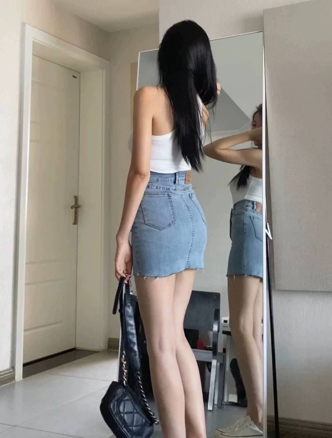 挂壁仔们晚上好。

















52 / 作者:周婕纶 / 