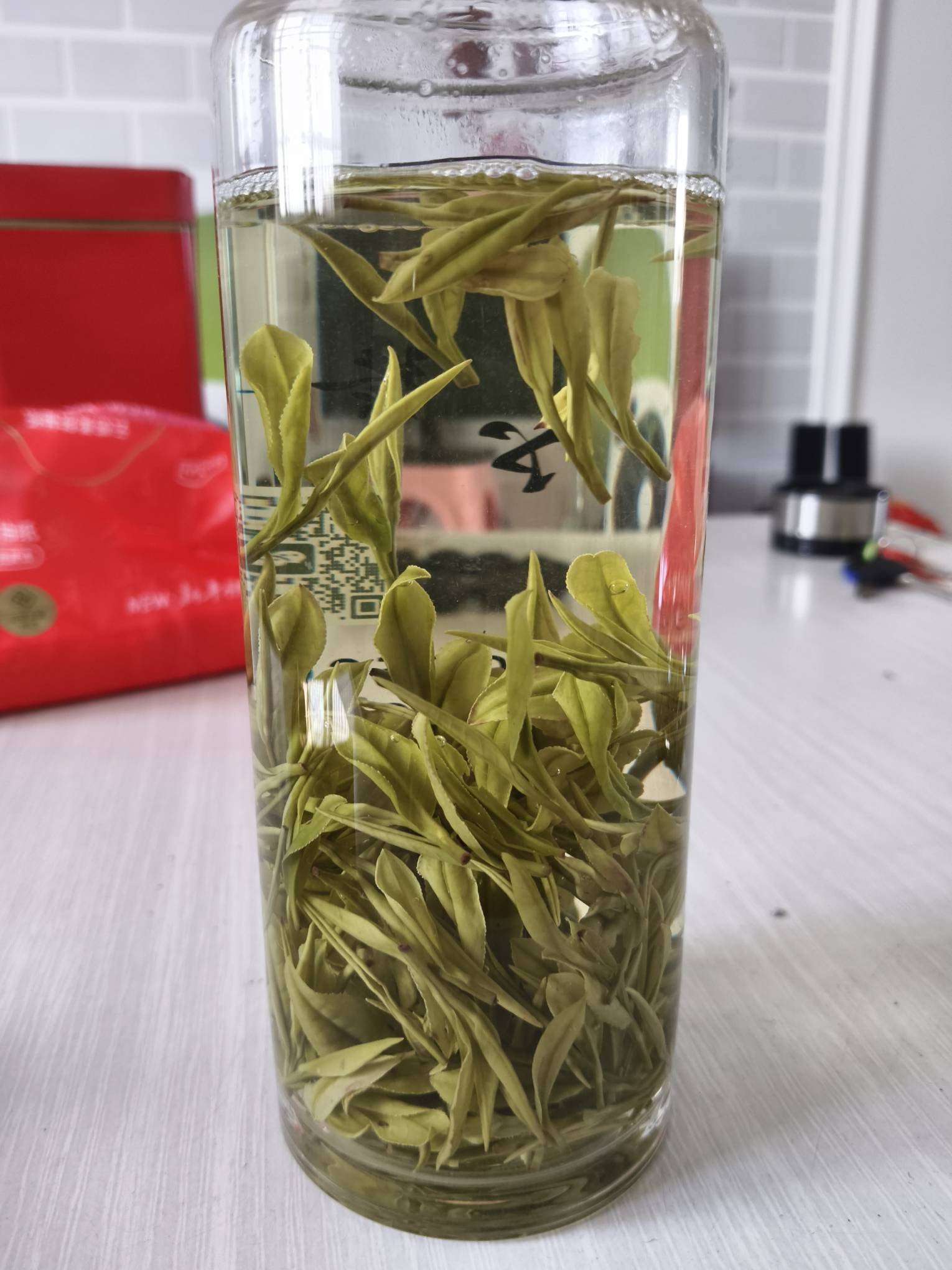早上好，老哥，喝茶

99 / 作者:往事不堪回首777 / 