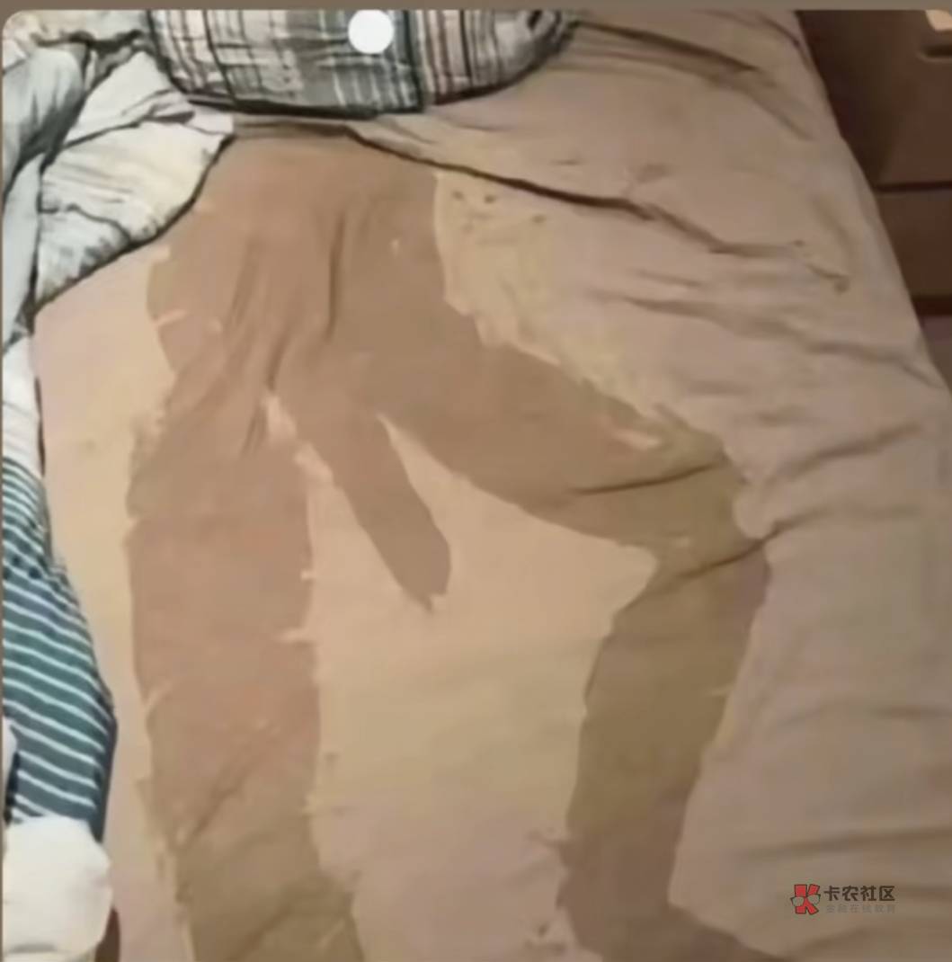 躺在床上，开着吹出带热风的风扇，热爆了

68 / 作者:罗云熙 / 