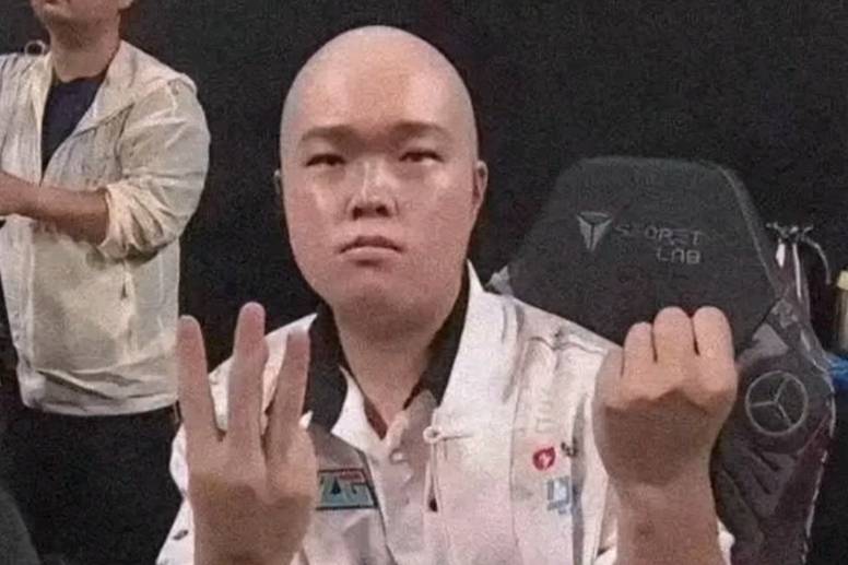 马雷歌必的，我看着老哥发帖子，这么能赚钱？送个外卖一天小一千，数藏几张破图就能赚6 / 作者:周婕纶 / 