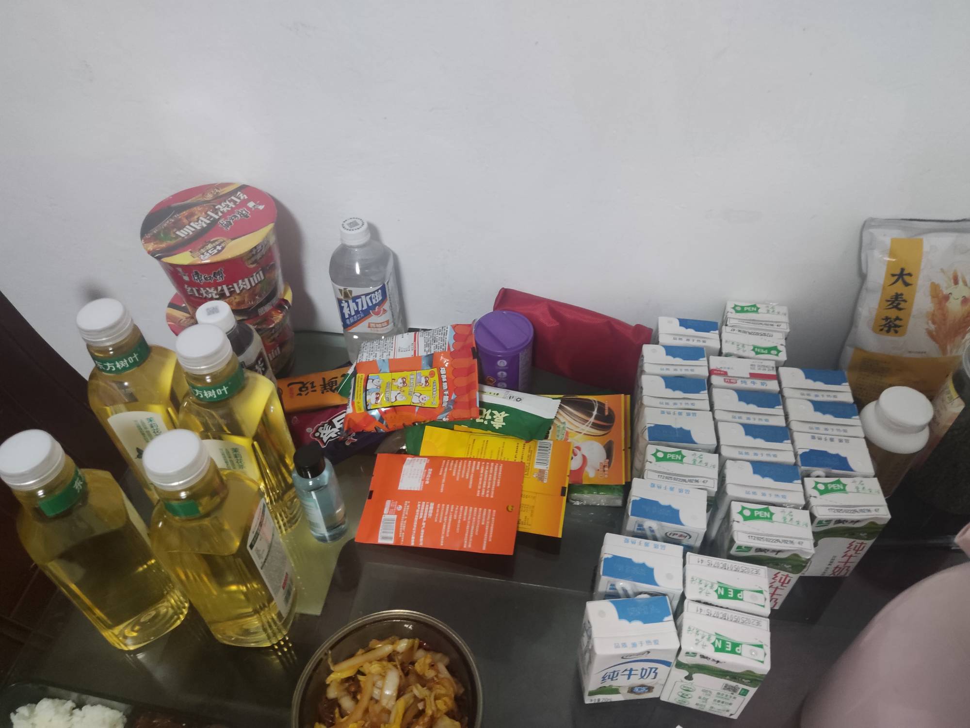 吃

60 / 作者:我是麻花疼的爹 / 