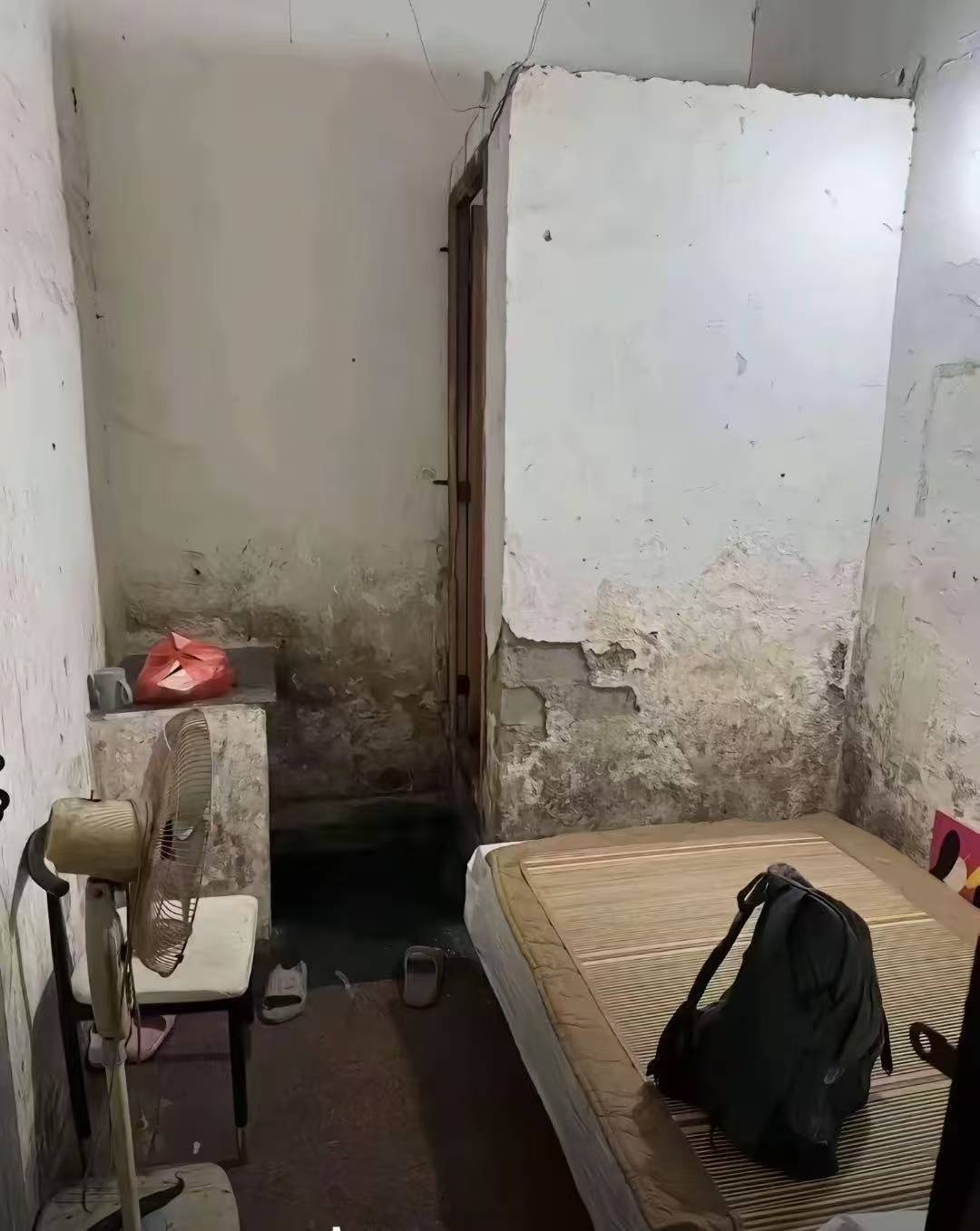 绝望了，挂壁房20一晚

5 / 作者:几把毛都没有绝望了 / 