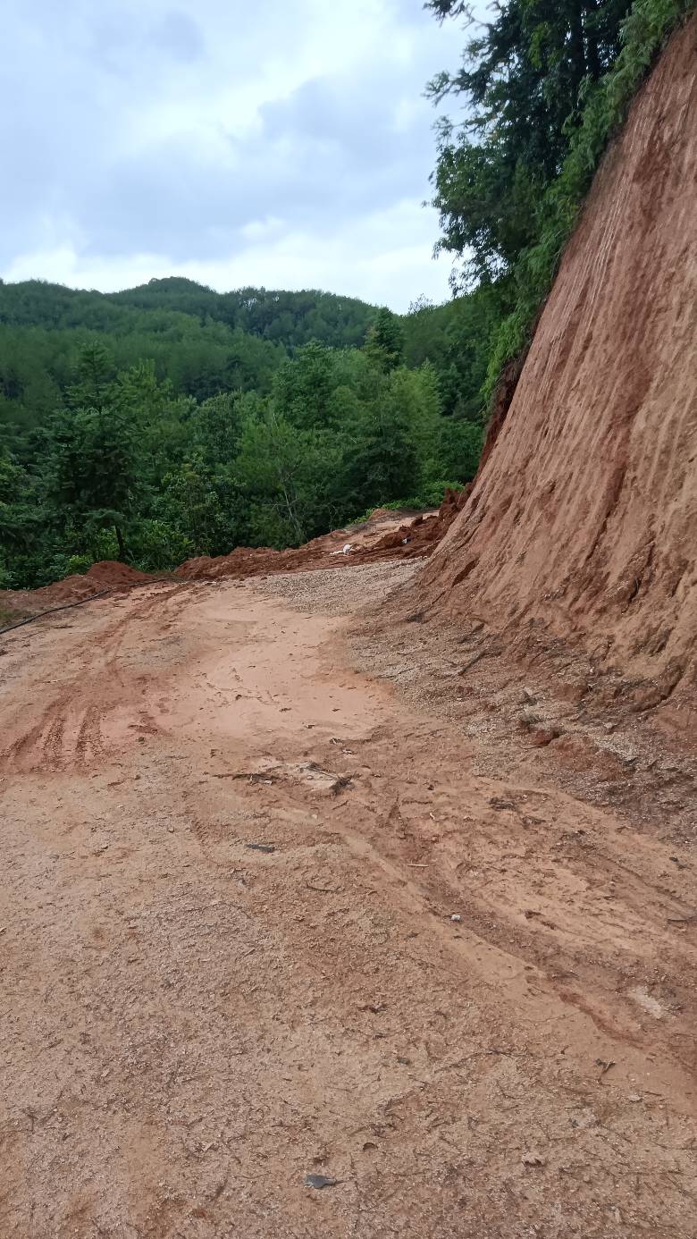 山卡卡待久了，想回城里挂壁，城里待久了想回山卡卡

90 / 作者:福建牛德华 / 