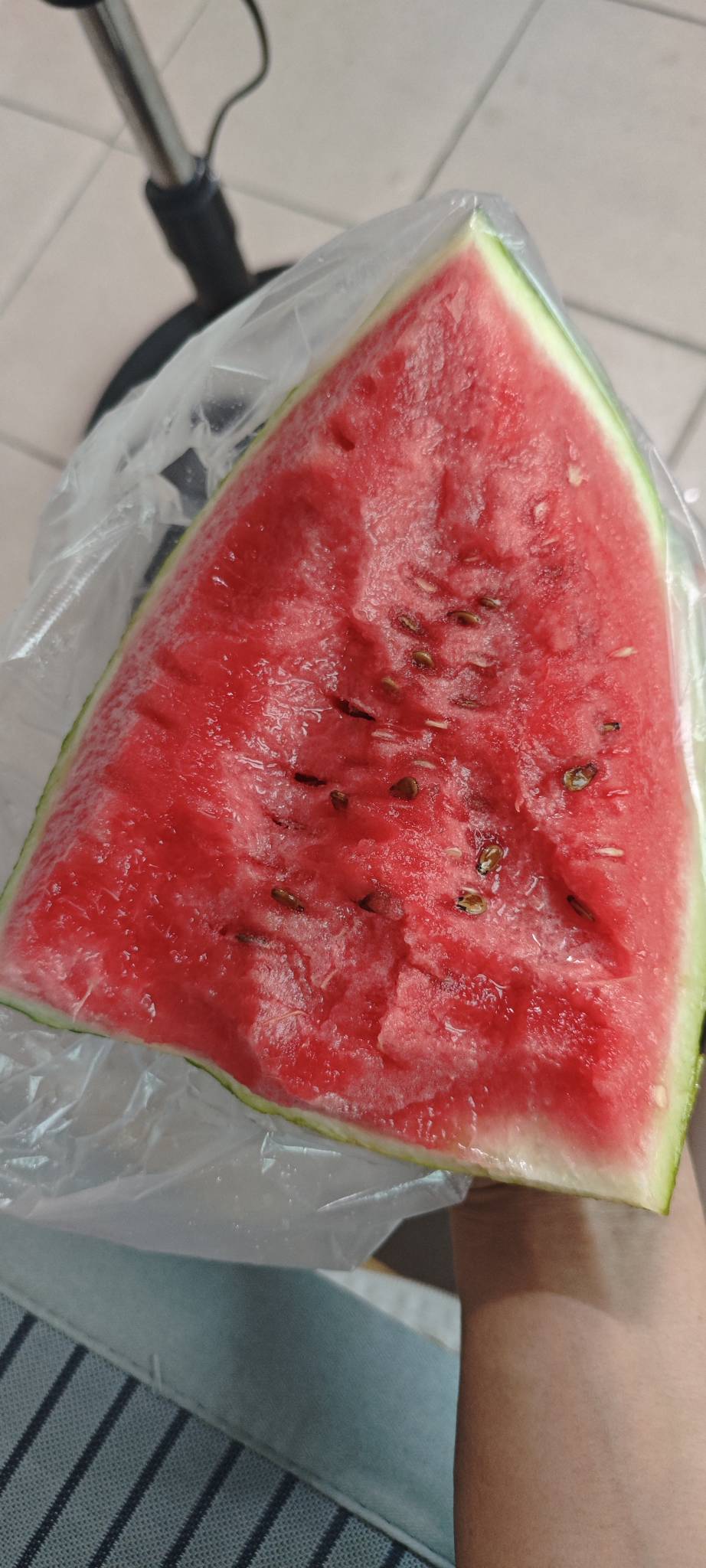 老哥们，西瓜吃成这样就吃不到了，有什么能吃的不要太脏脸吗？没有刀叉

30 / 作者:卡农豆包 / 