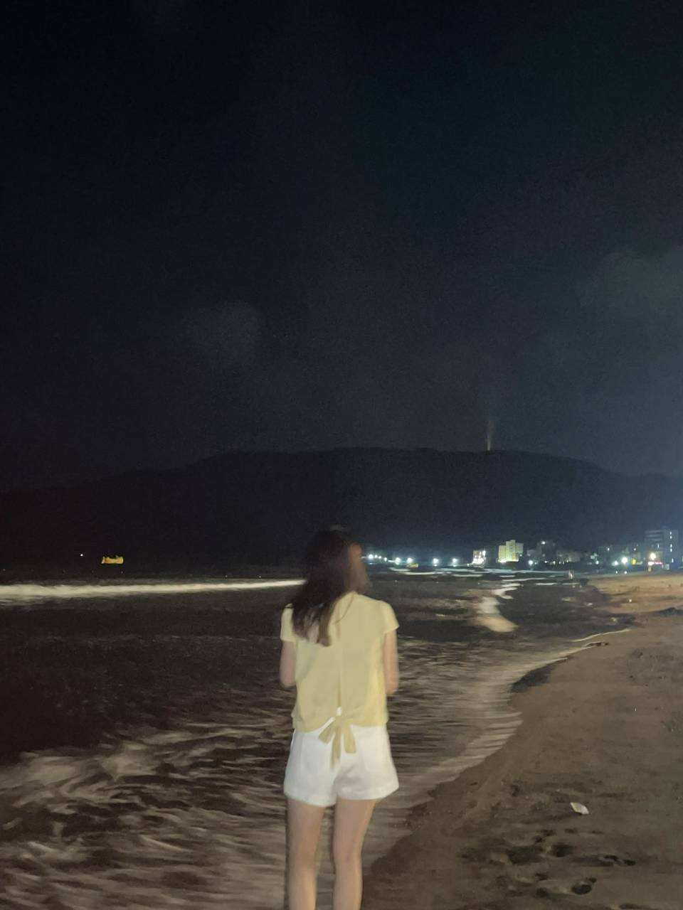 因为明天你就成了别人的新娘，让我在把你抱紧

72 / 作者:无限星空 / 