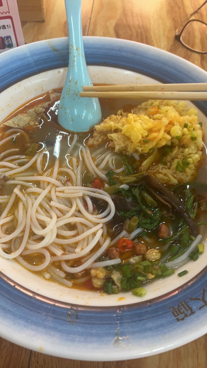 螺丝粉，

0 / 作者:寻梦青年2 / 