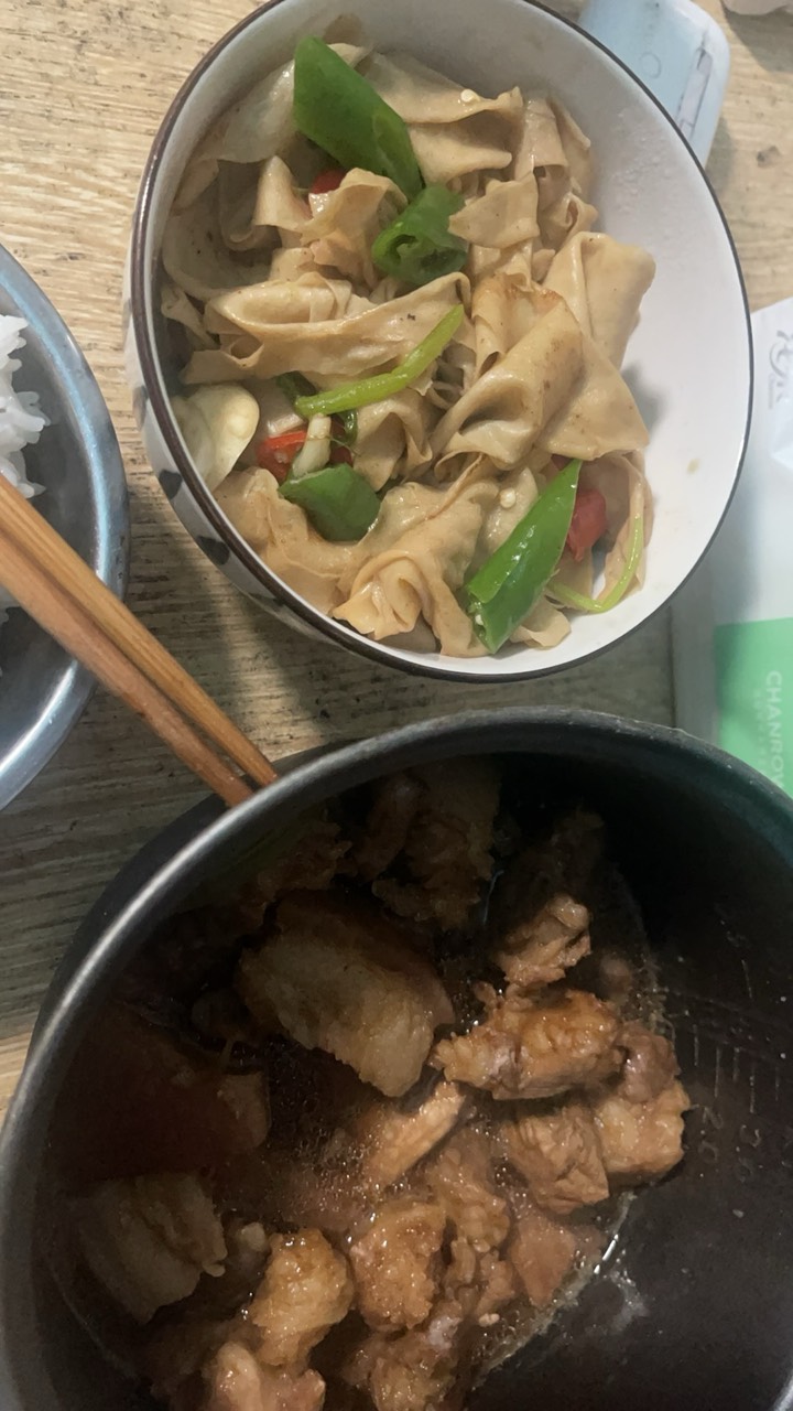 不是 你们人人50 100？别发了 在没毛的日子看的我难受

6 / 作者:肉吃的不 / 