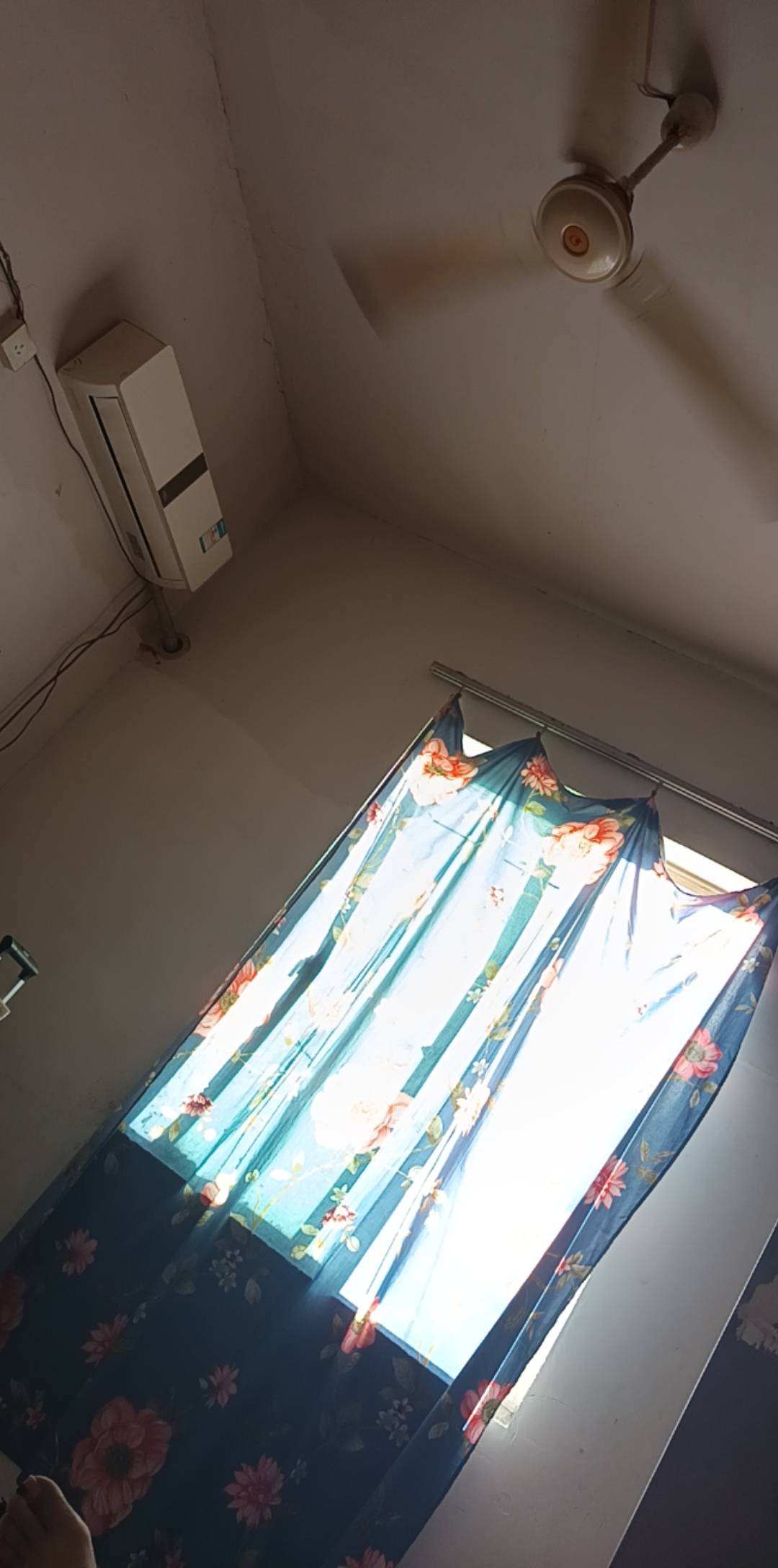 以前的享受换来现在的痛苦活着没意思人已废

88 / 作者:小爪哇 / 