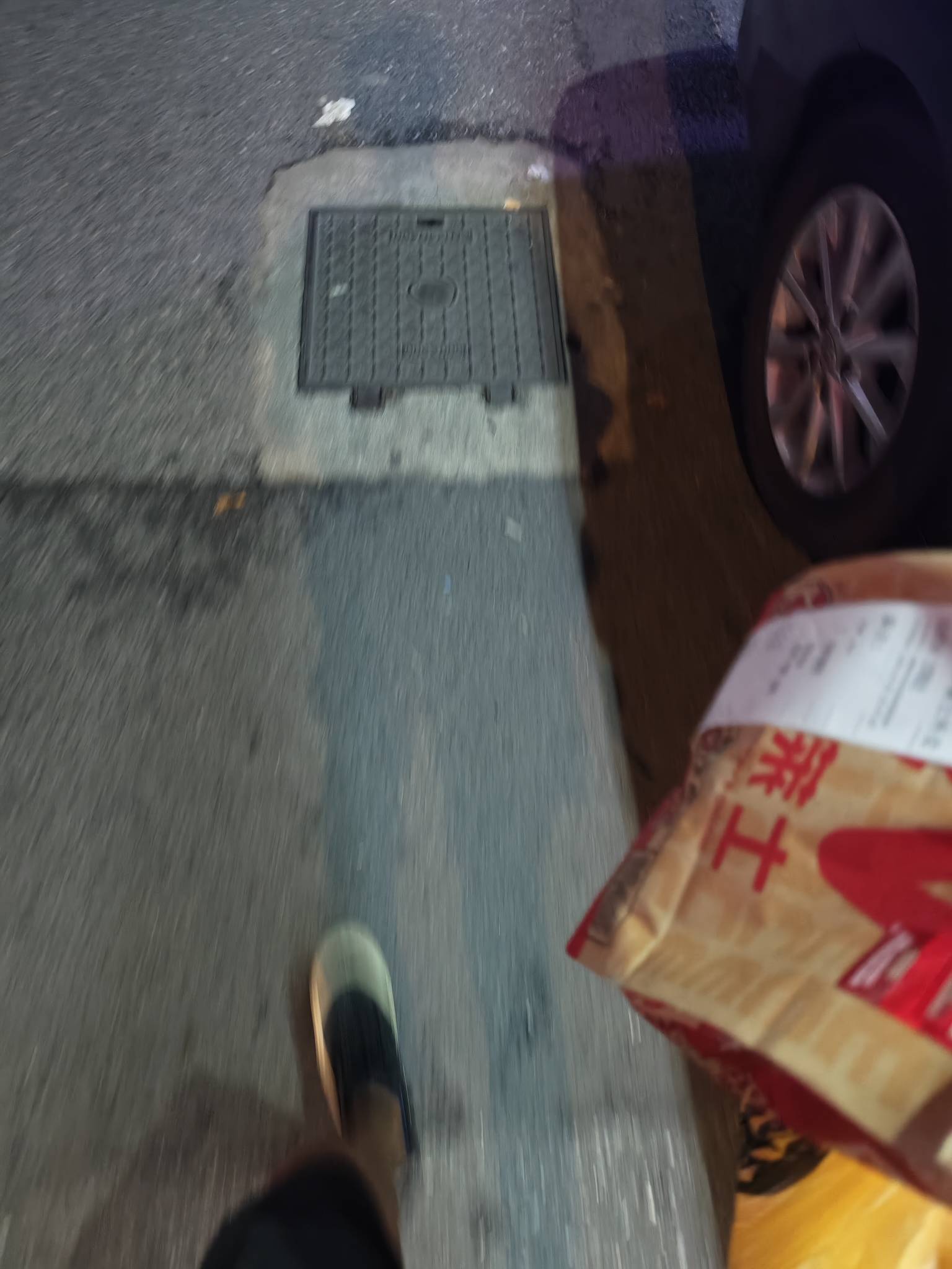 佬哥们这辈子有了五块钱的单 扣了四块多 还是七楼 ！！！进去取个餐 连车带水给我骑跑97 / 作者:赫赫赫连 / 