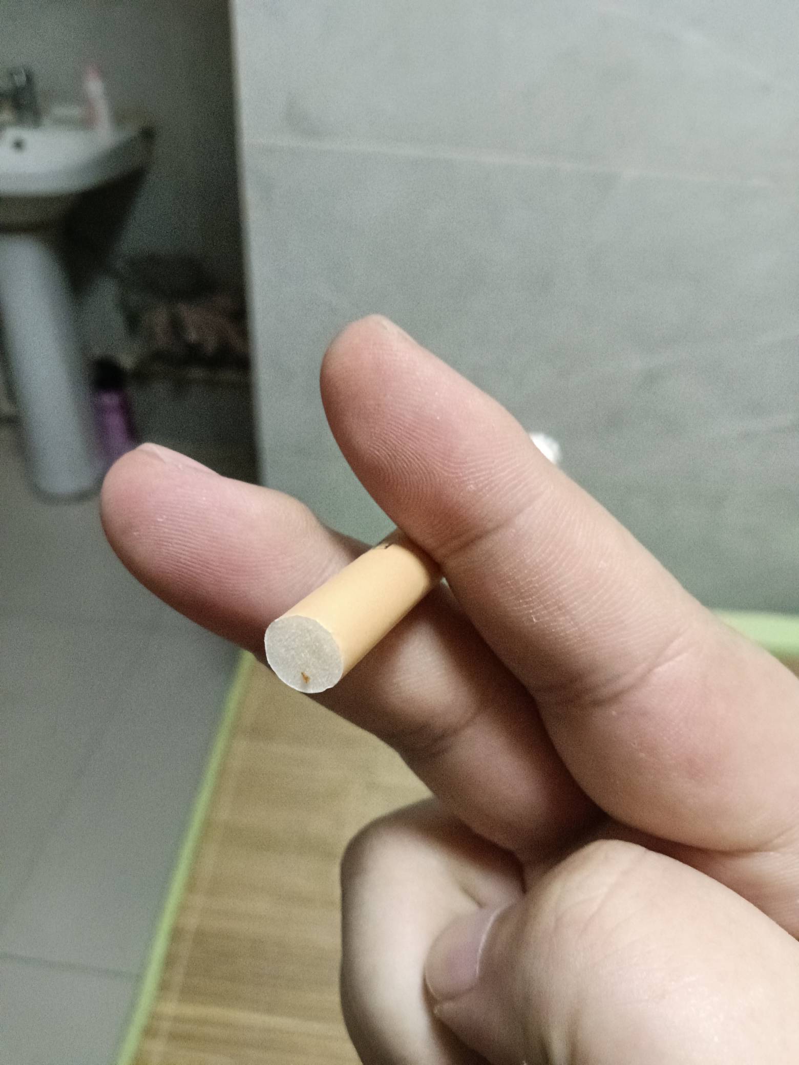 烟民挂壁仔必备

64 / 作者:八十八的八 / 