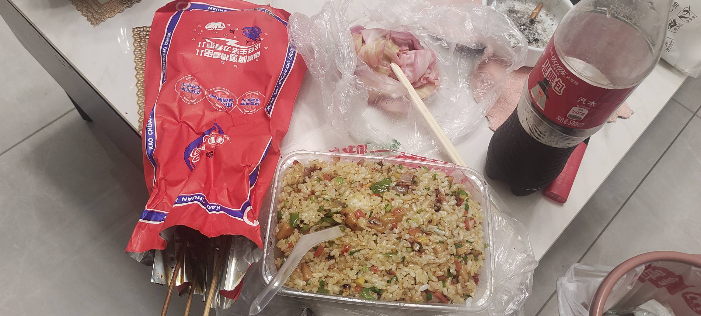 吃点睡了，老哥们先吃

61 / 作者:勤快星奋斗的小鹿 / 