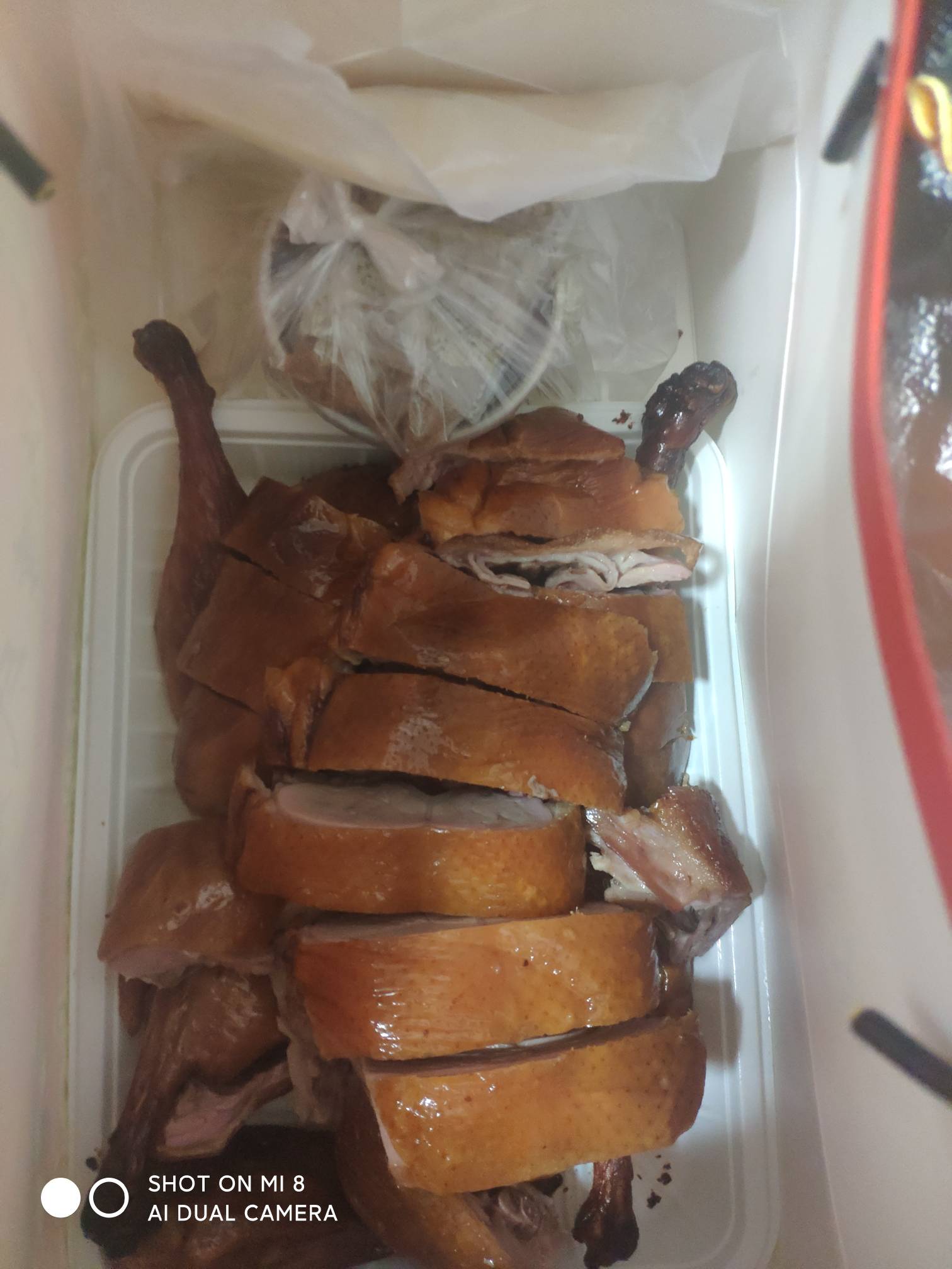 太饿了，跑去店里48弄了一只宜良烤鸭尝尝

17 / 作者:白菜阿珂 / 