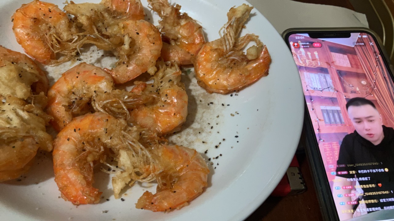 夜宵开吃

27 / 作者:小熊科技 / 
